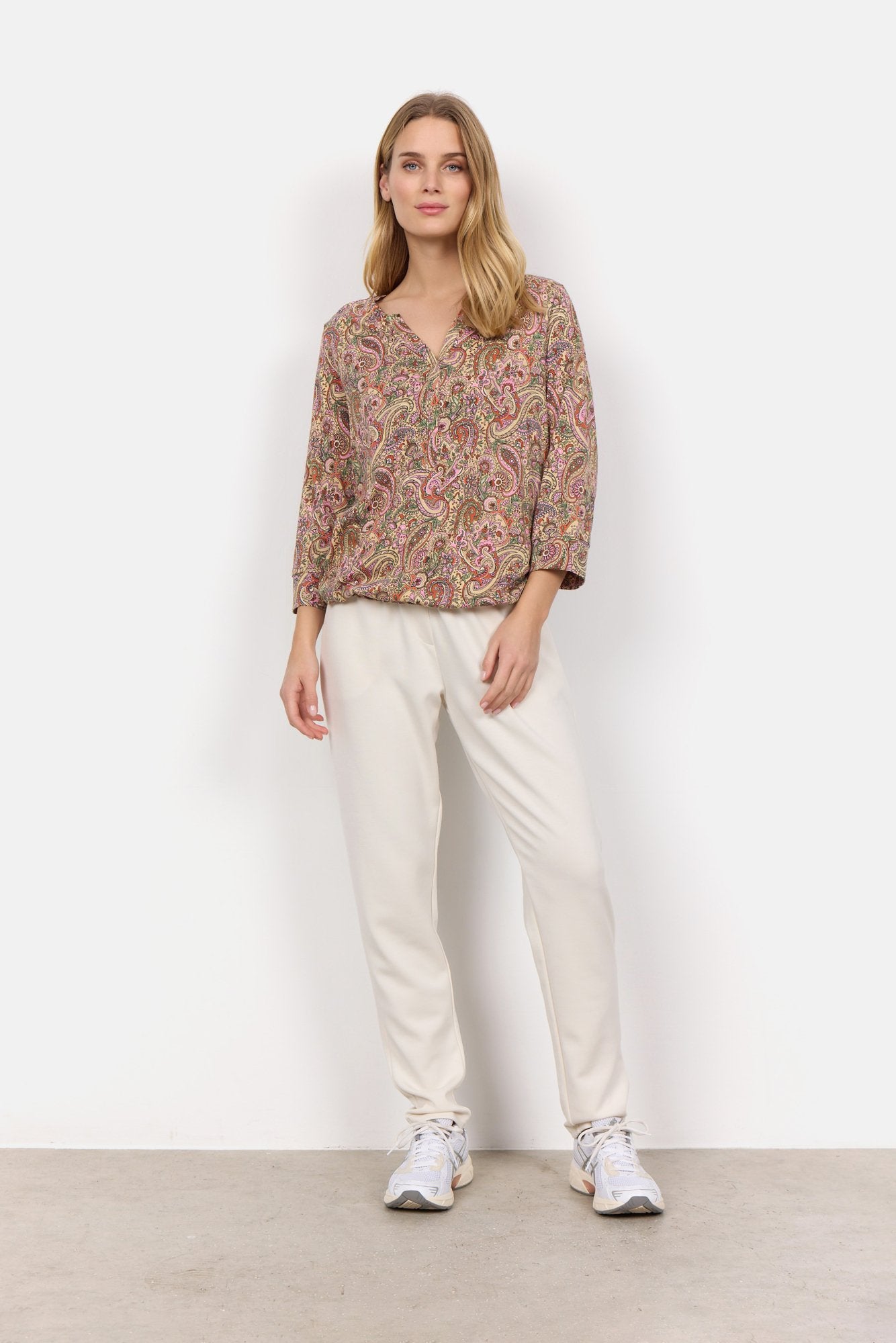 Sc-felicity Aop 453 (4615c 4615c Pink Com)