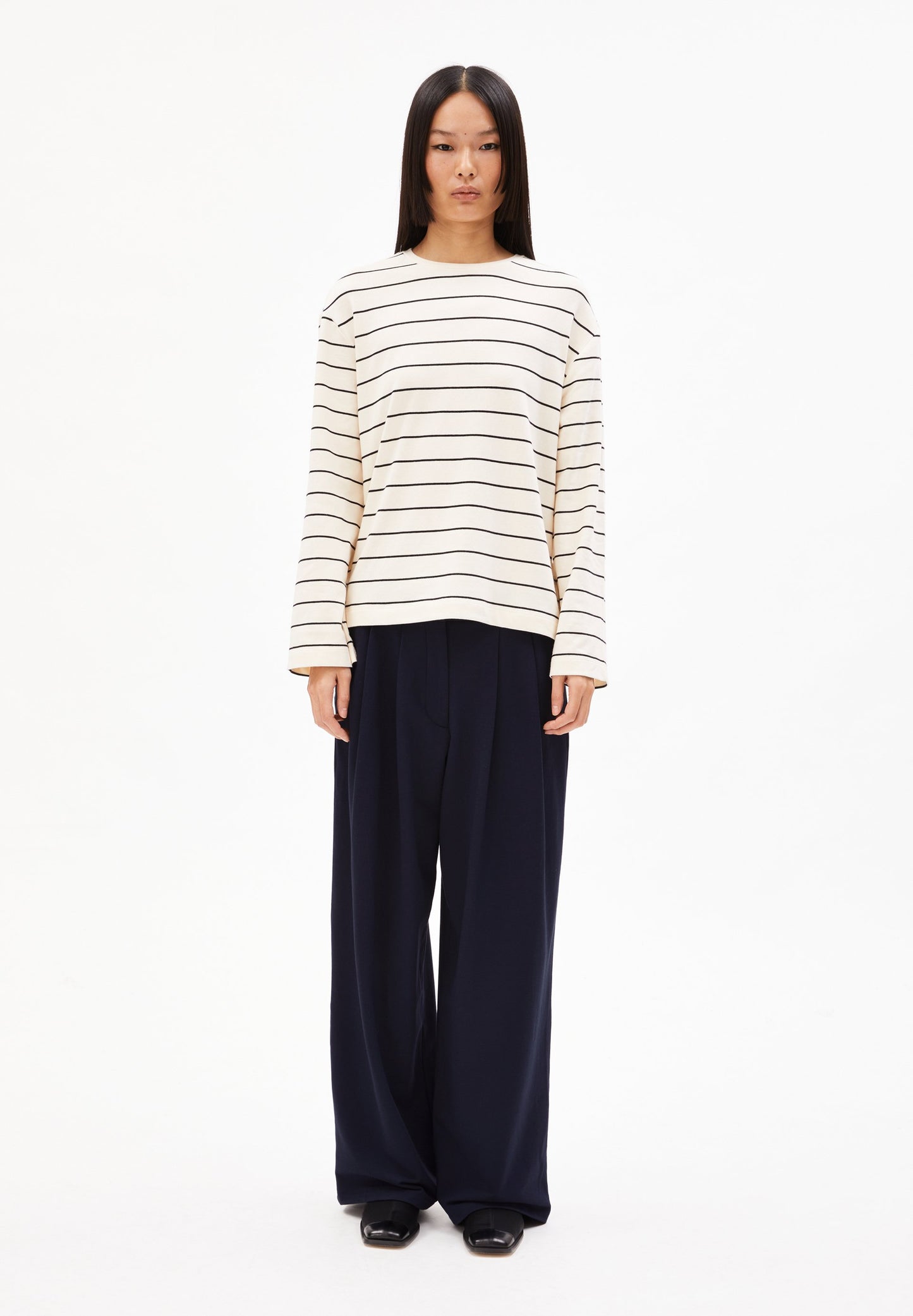 Marynaa Fine Stripe (Oatmilk-black)