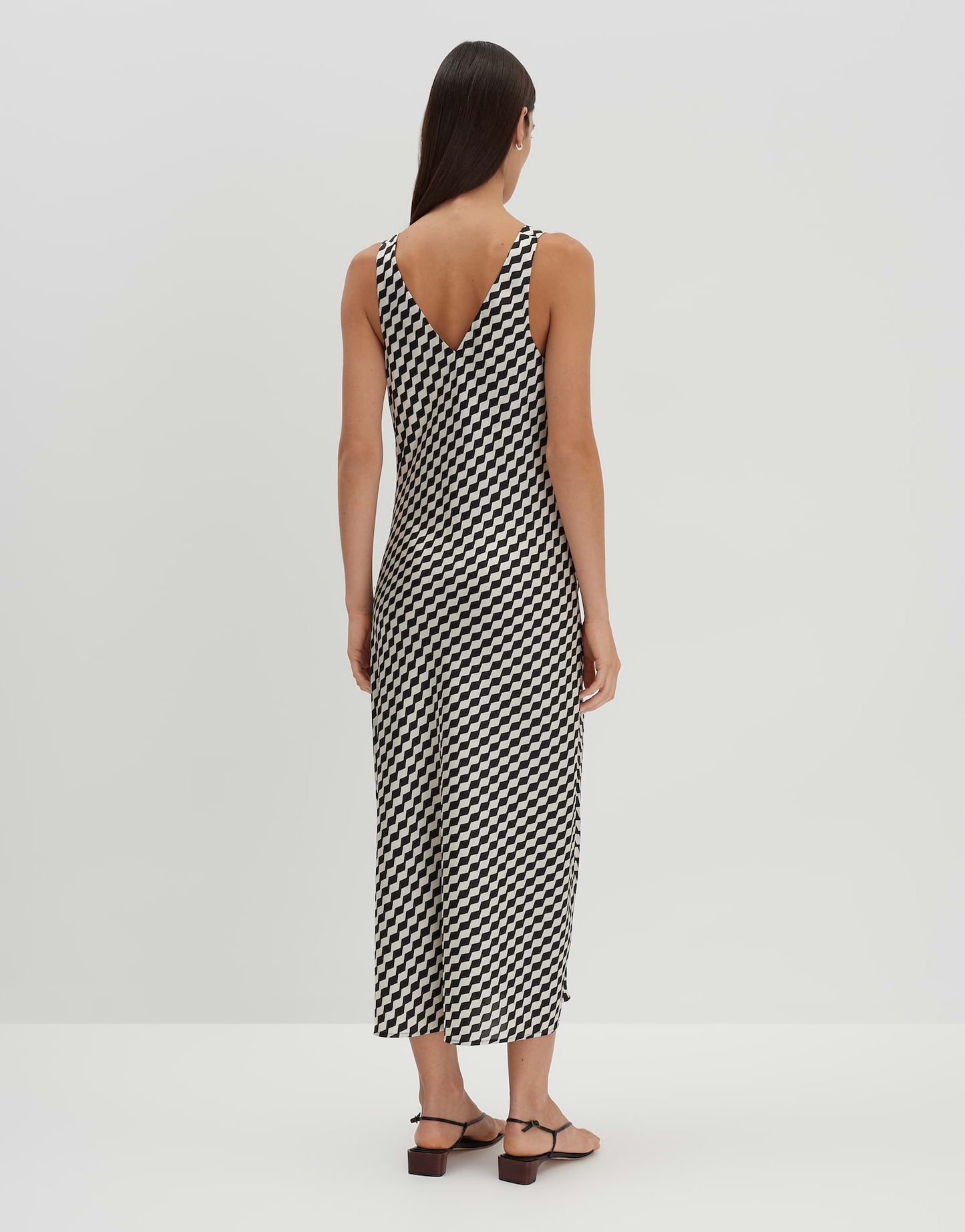 Qova graphic (Black)