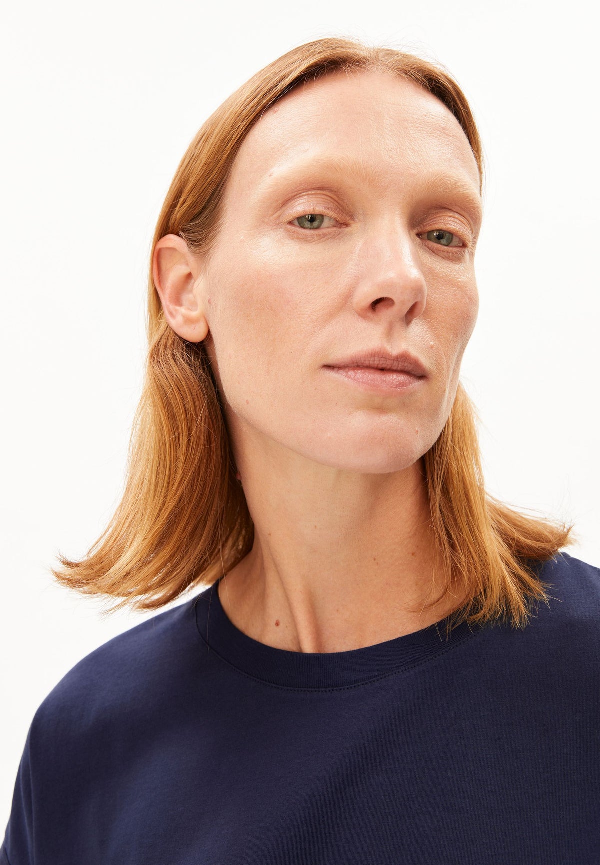 Idaara T-shirt (Tinted Navy)