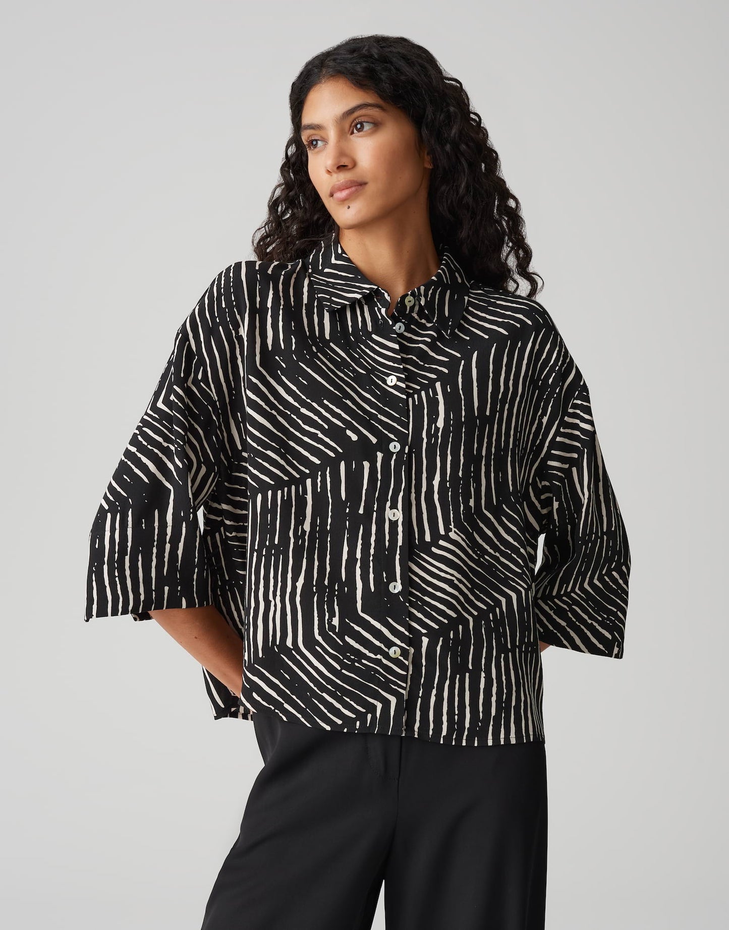 Fiana palm leaves (Black)
