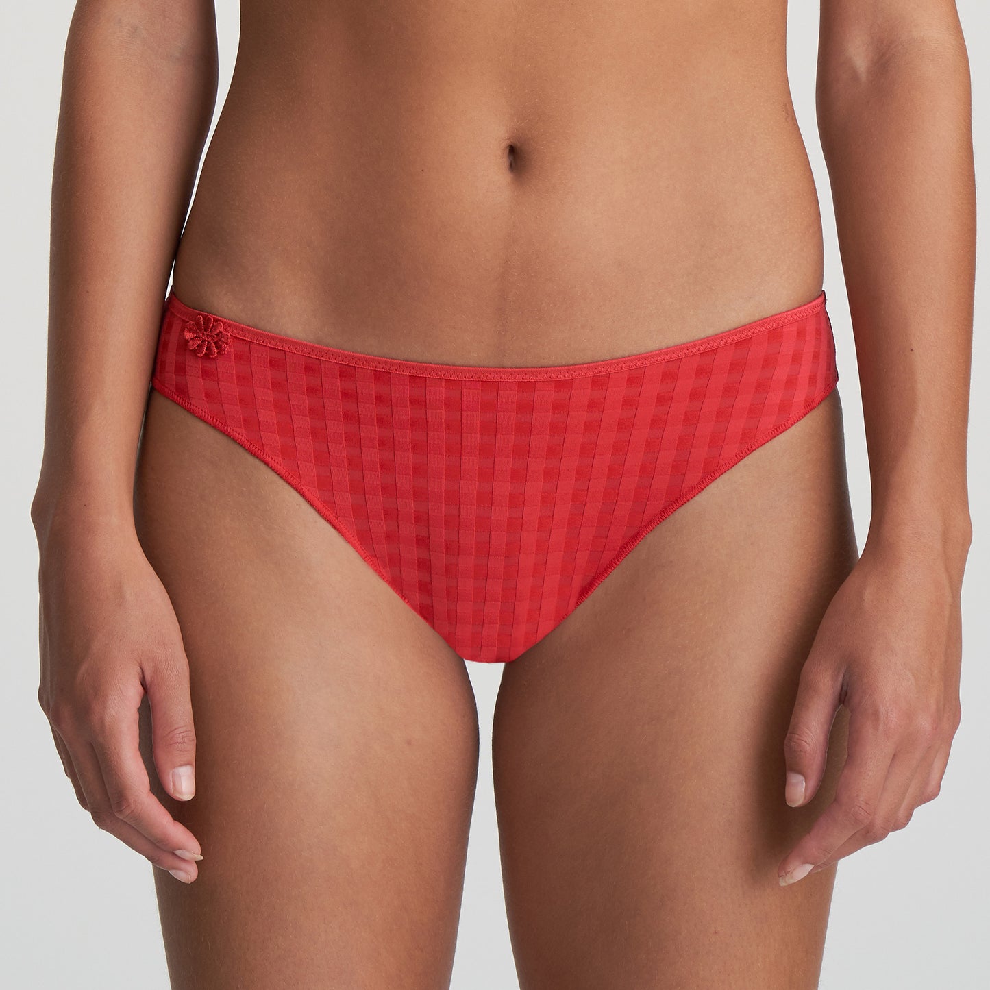 AVERO scarlet Rioslip (Sca)