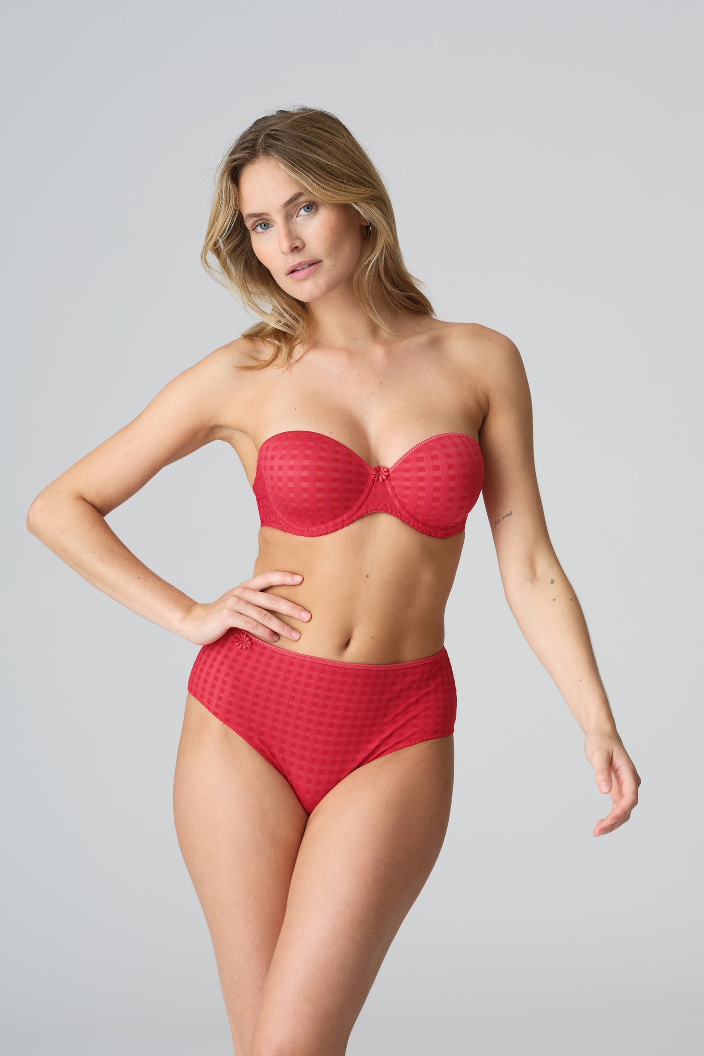 AVERO scarlet Hotpants (Sca)