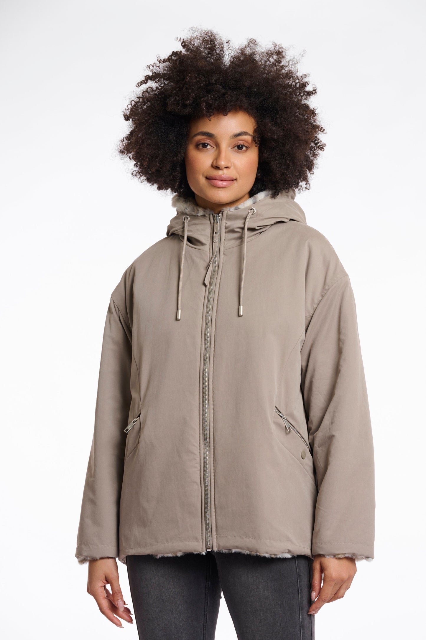 Ines.7002512 (Light Pebble And Leo)