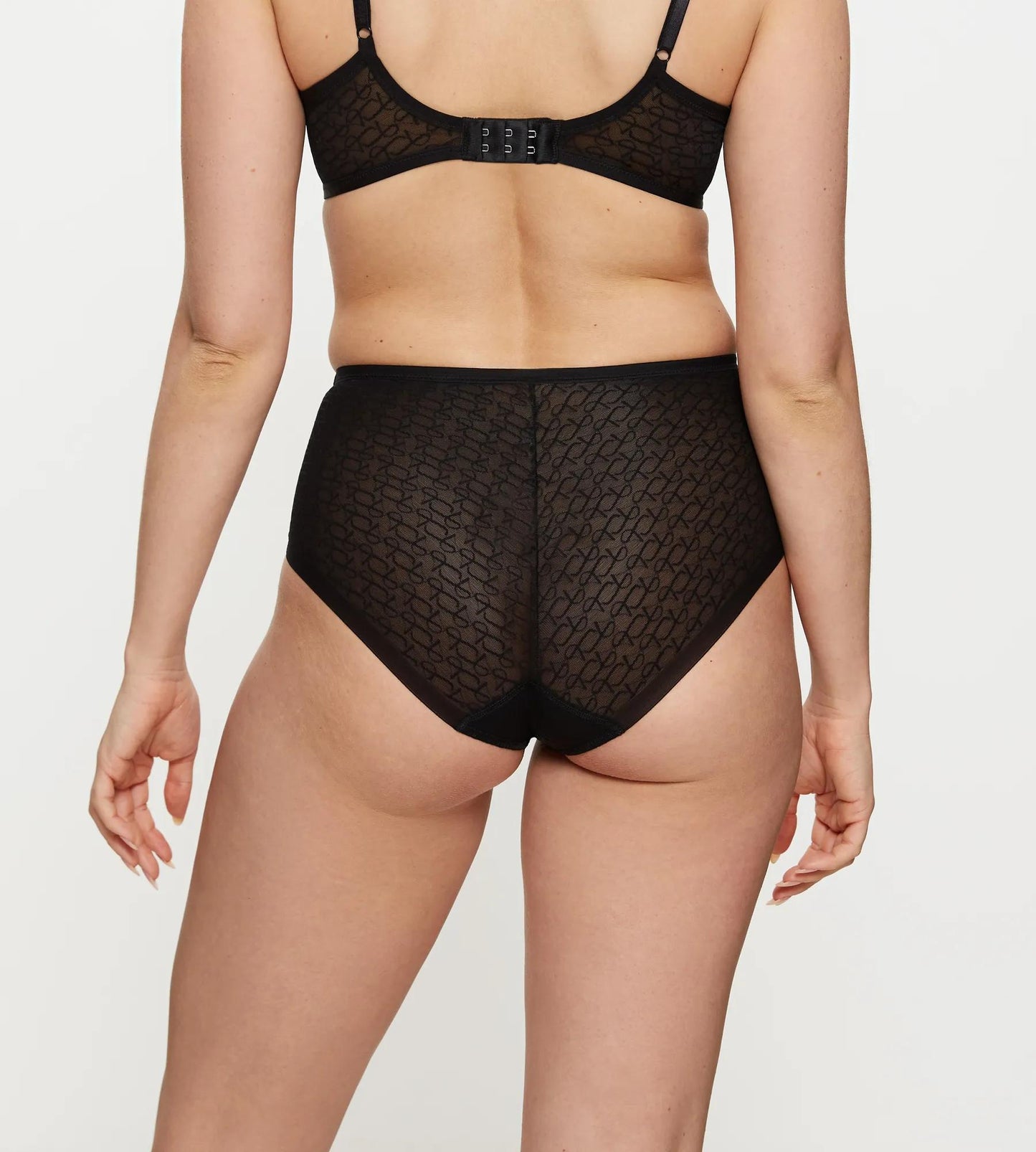 Triumph Signature Sheer Maxi EX (Black)