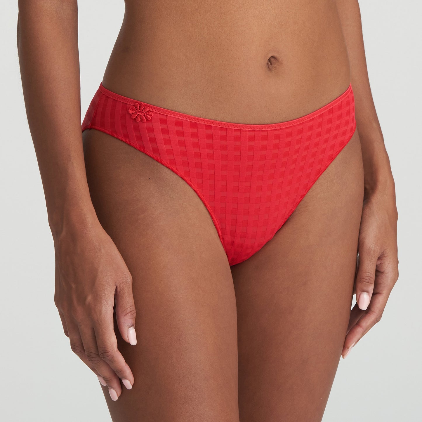 AVERO scarlet Rioslip (Sca)