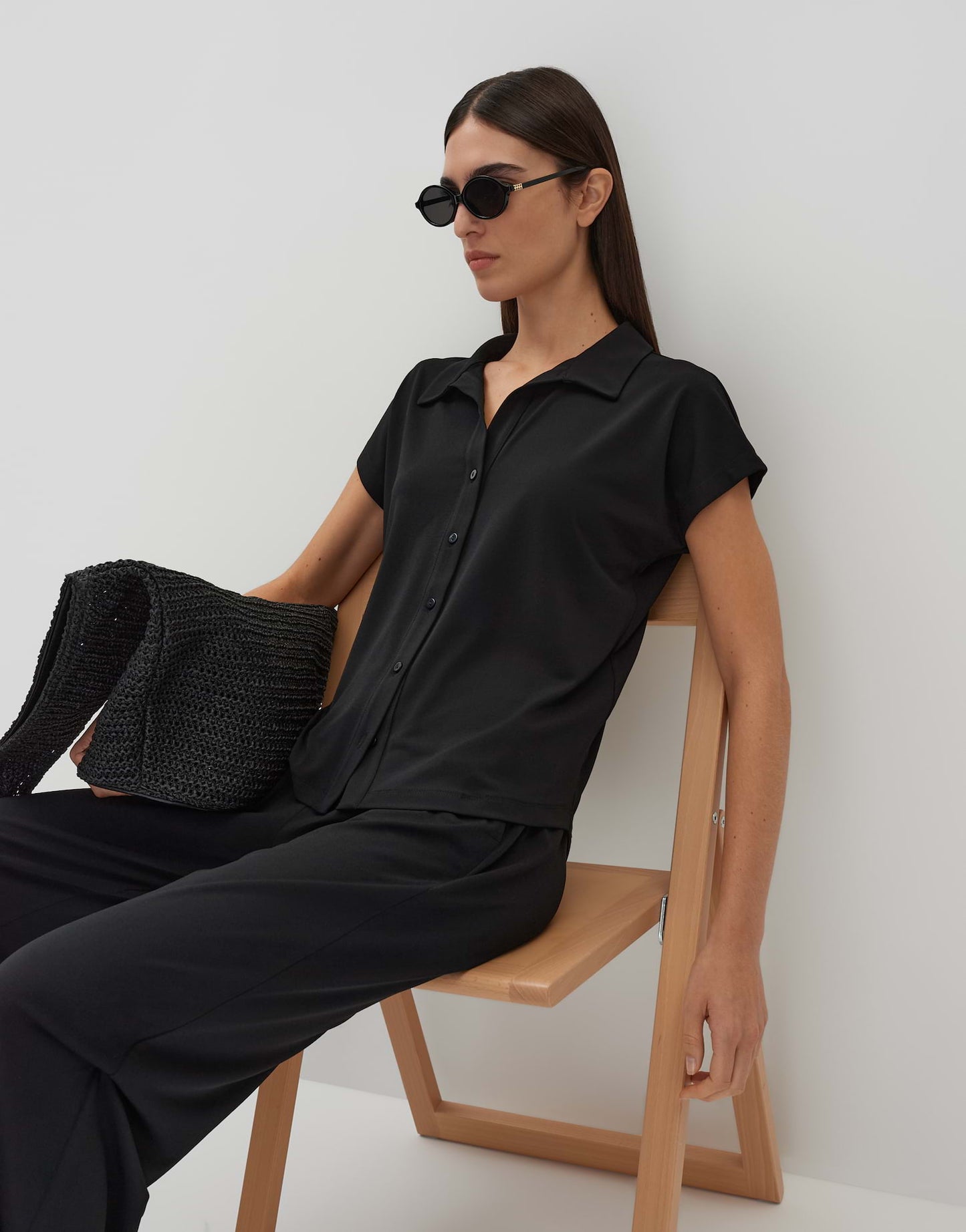 Konita (Black)