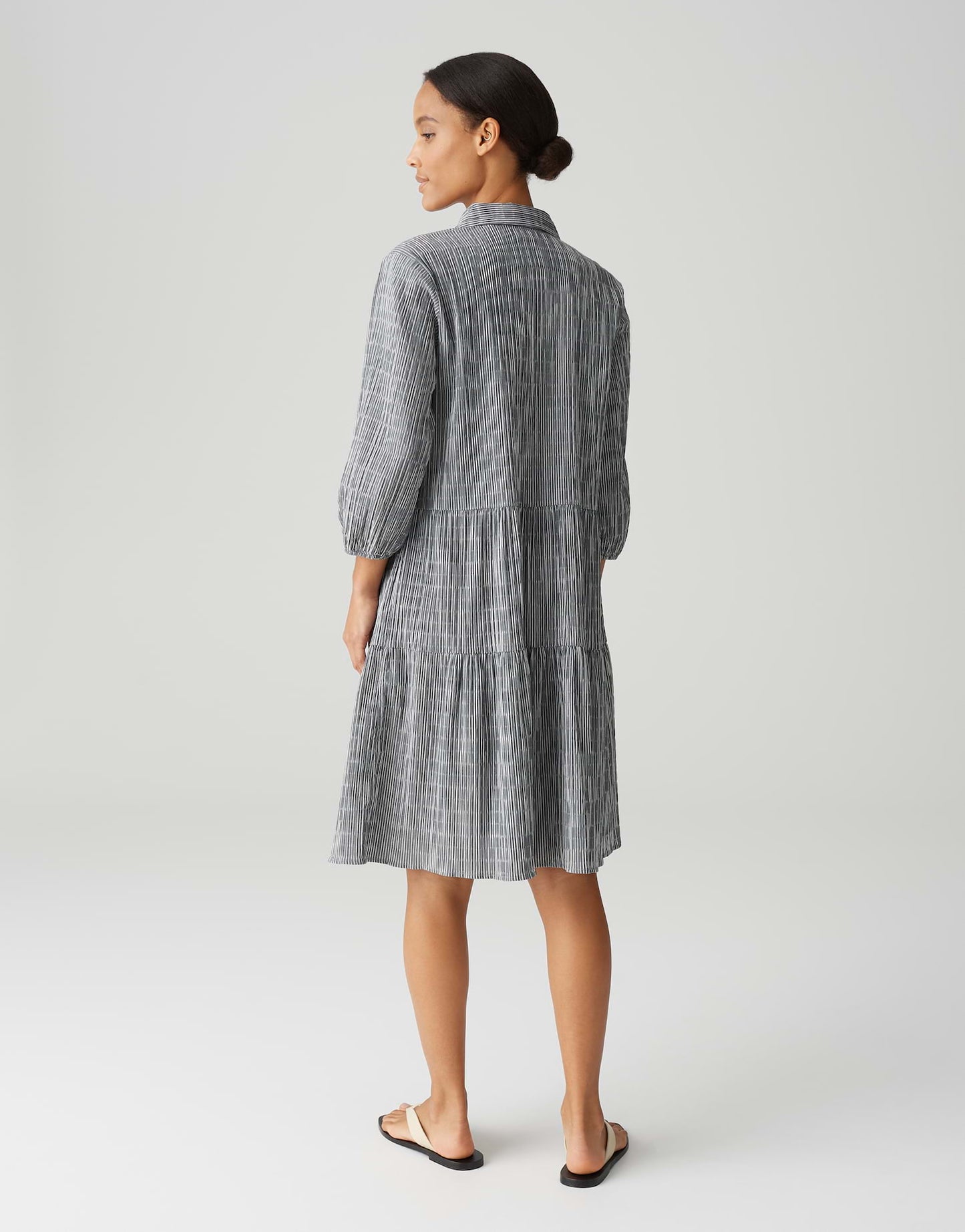 Wosta (Coal Blue)
