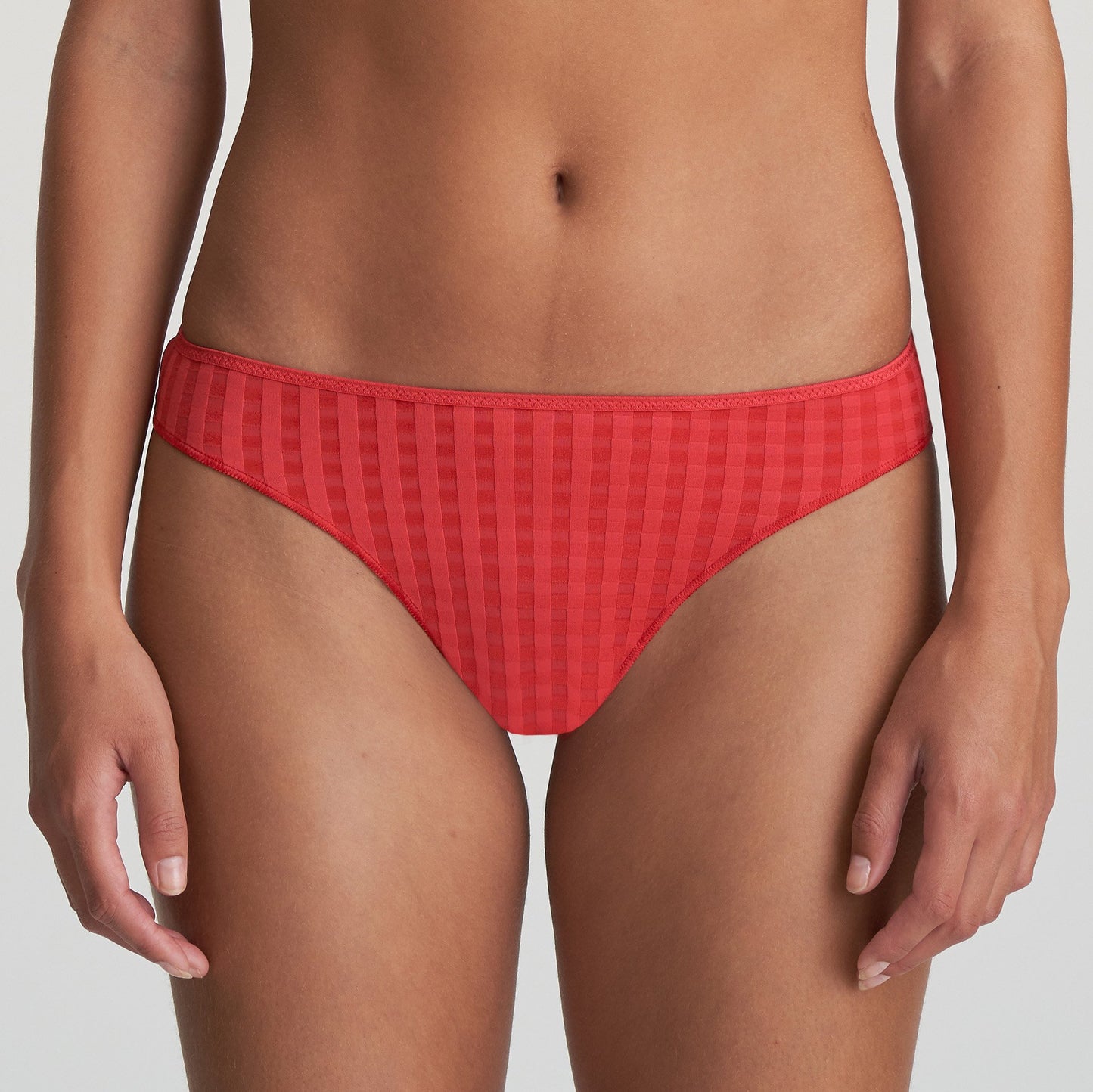 AVERO scarlet String (Sca)