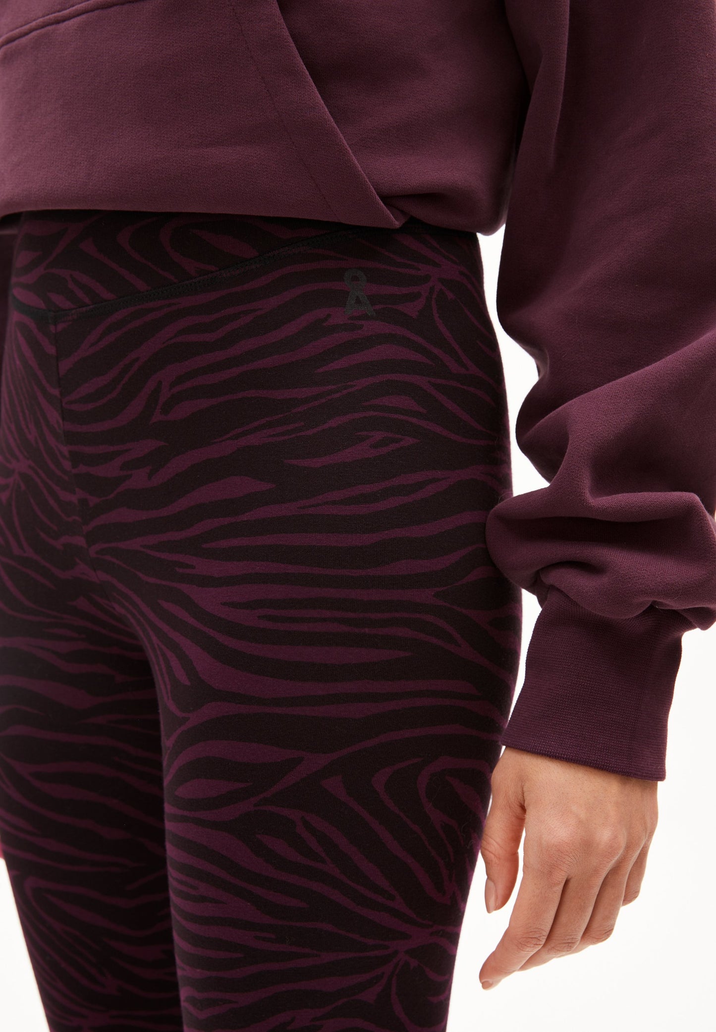 Faribaa Zebraraa (Dark Cranberry)