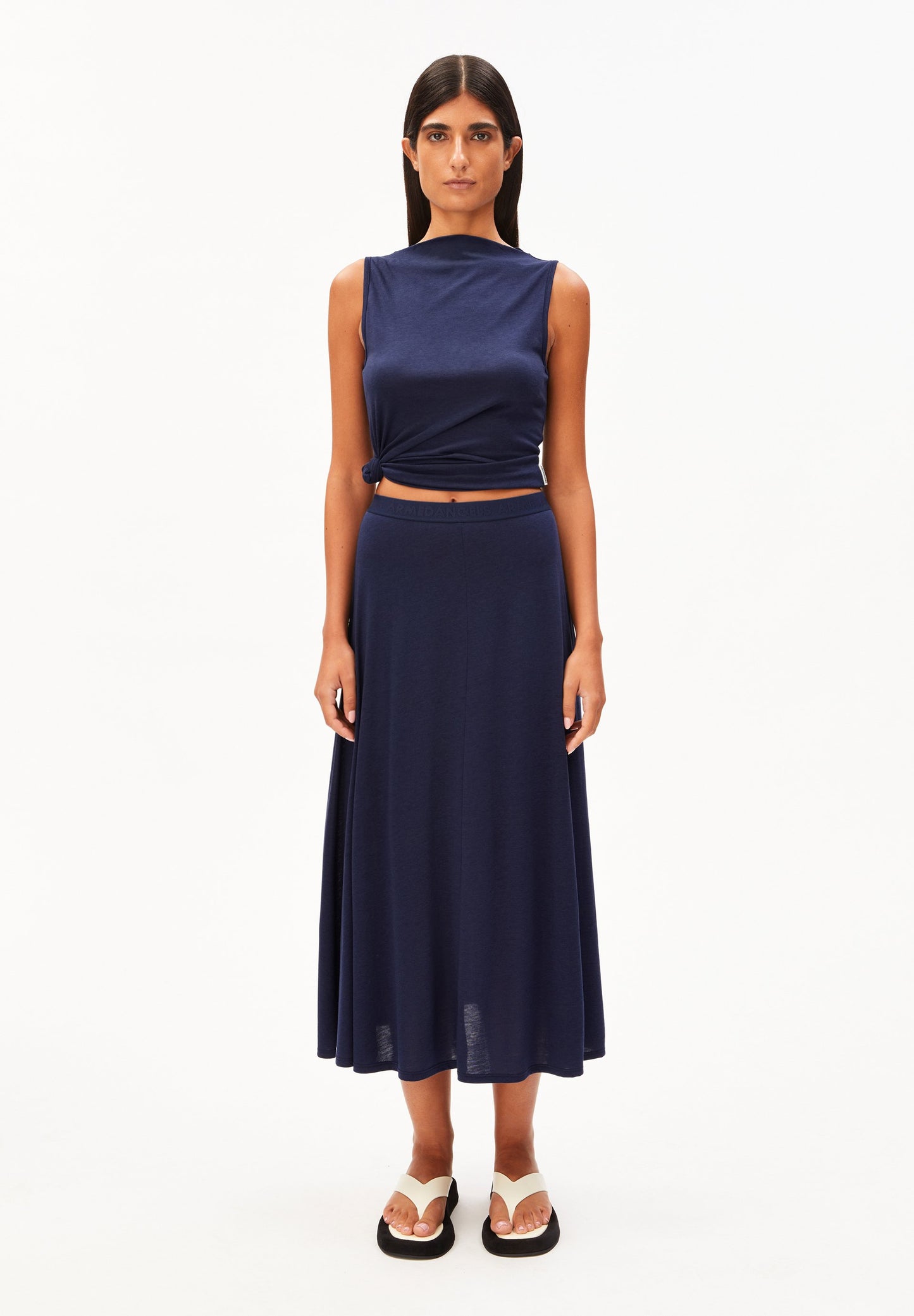 Ileniaa Laraa Midi Skirt (Tinted Navy)