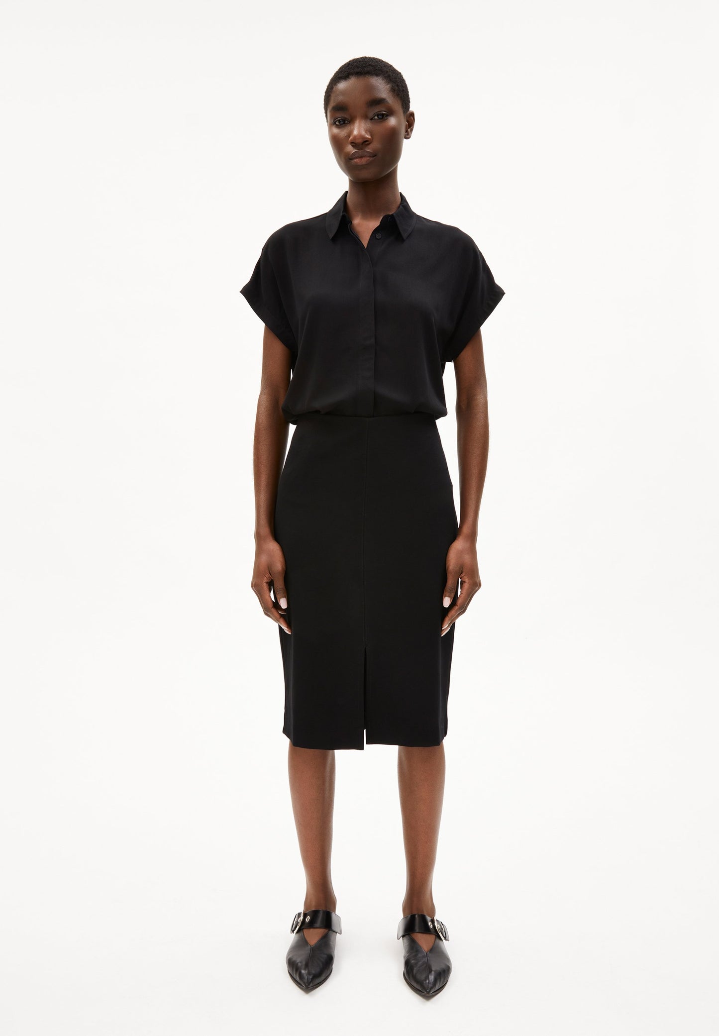 Larisaana (Black)
