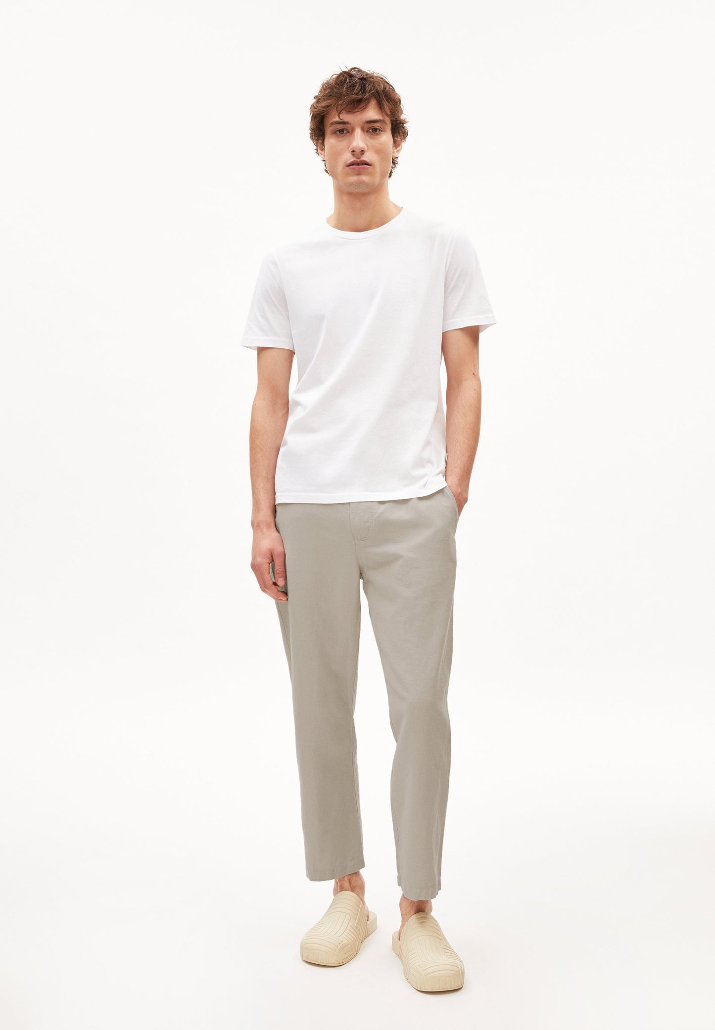 Jaames (White)