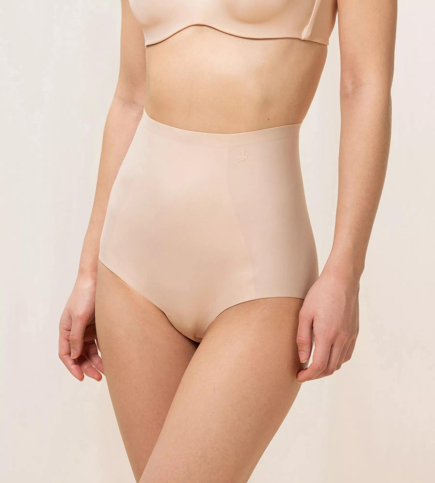 Medium Shaping Series Highwaist Panty (00nz Nude Beige)