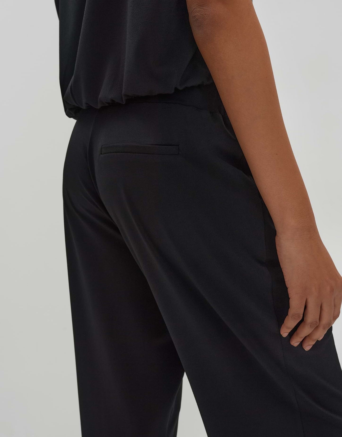 Celaria (Black)