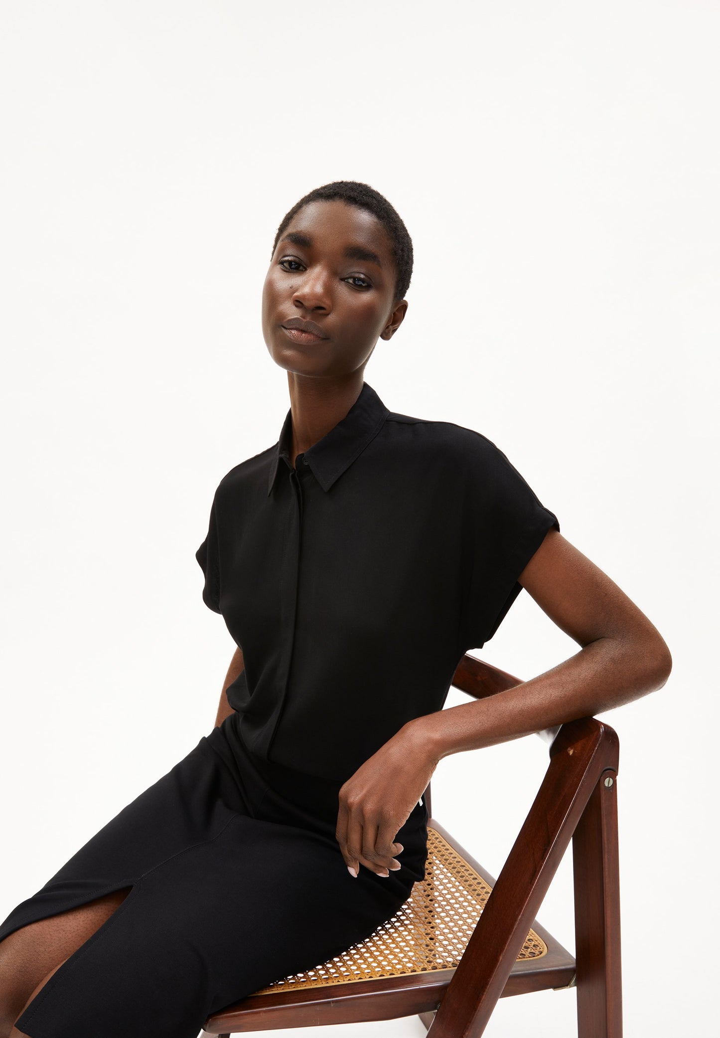 Larisaana (Black)