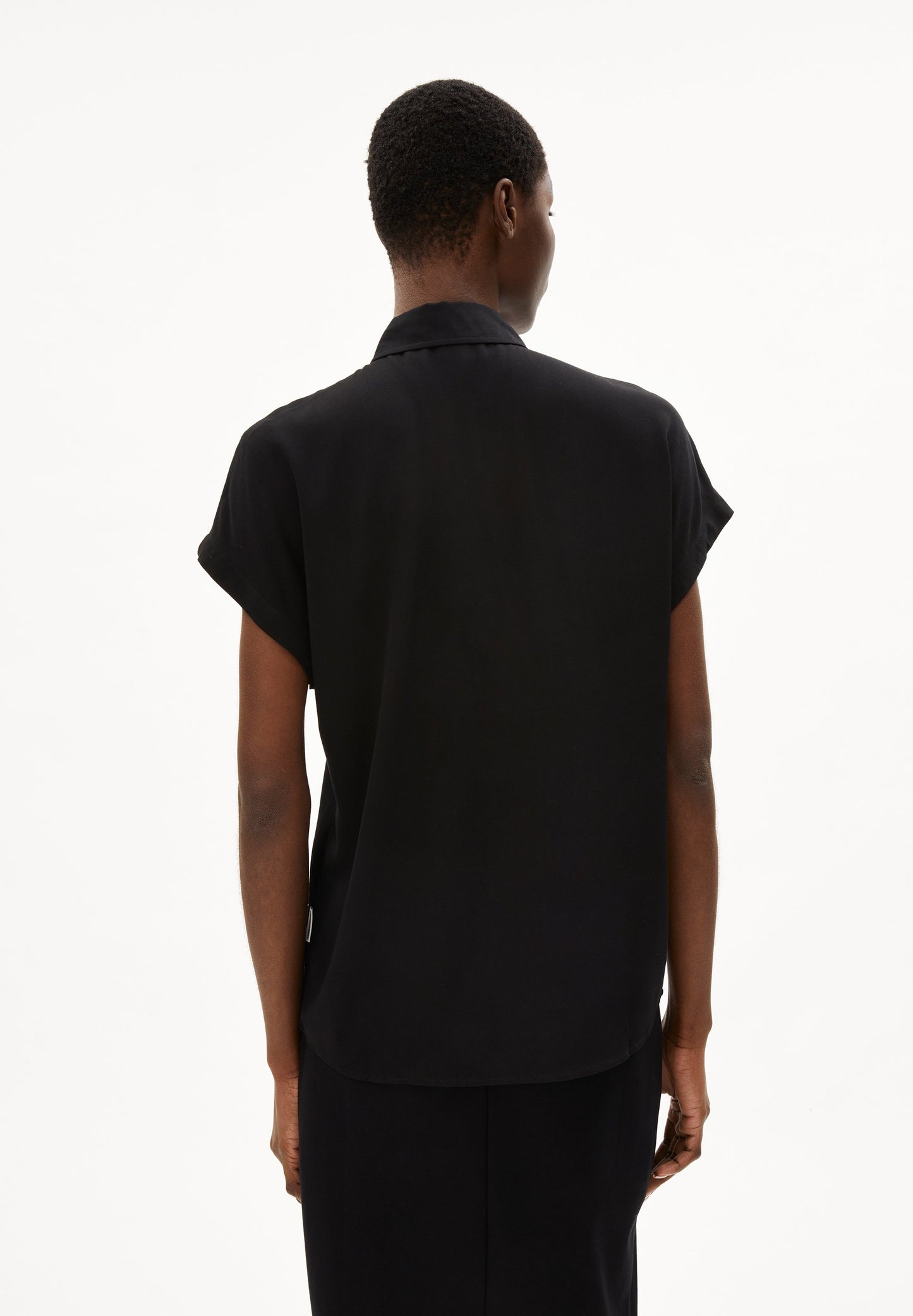 Larisaana (Black)