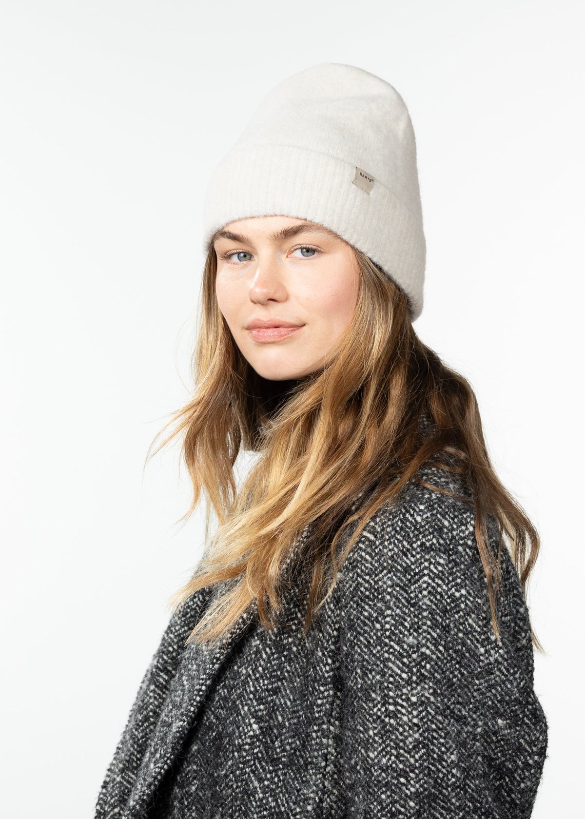 Fhearna Beanie (White Cream)