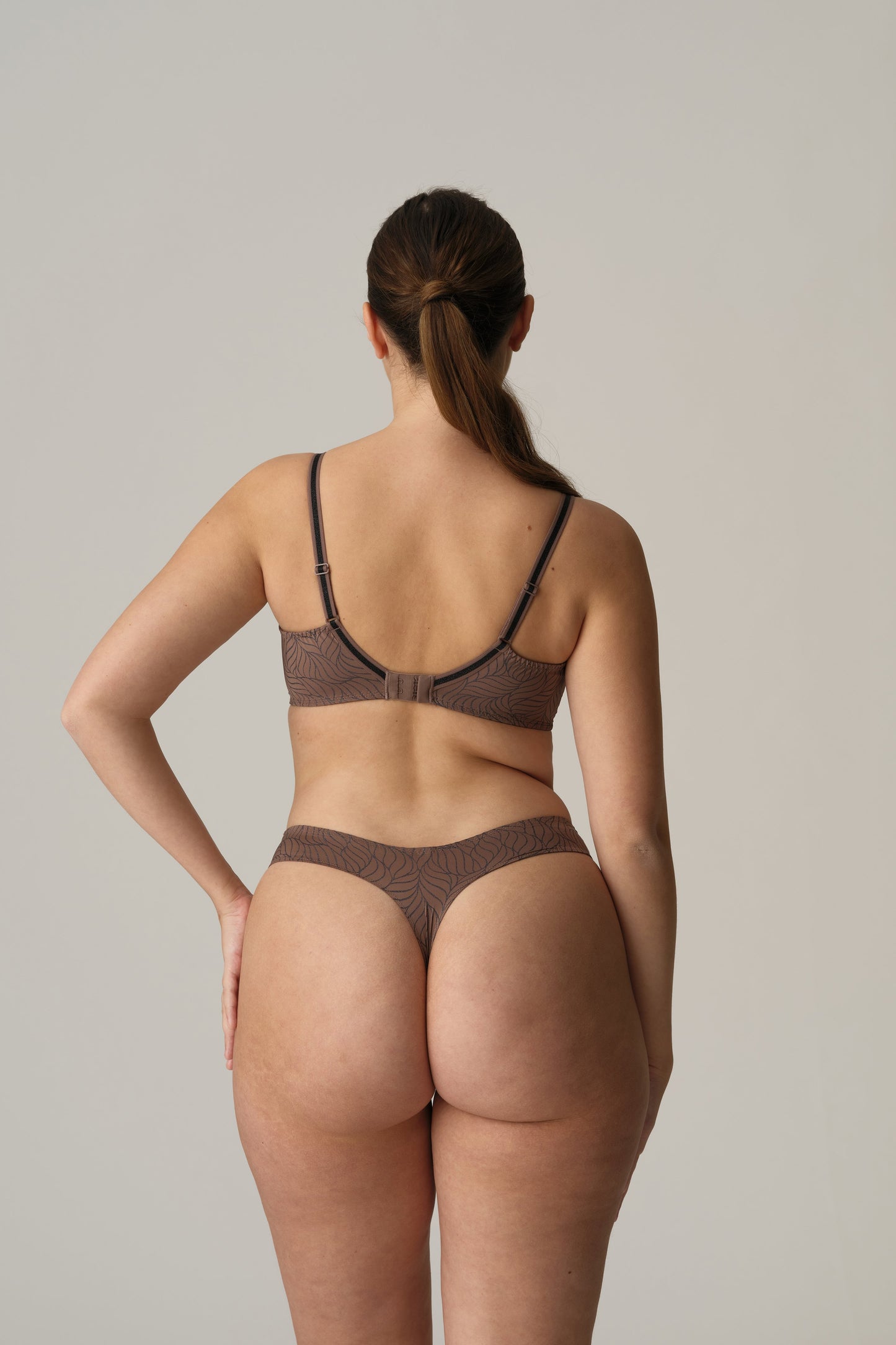 AJUSCO Caribe Taupe String (Cbt)