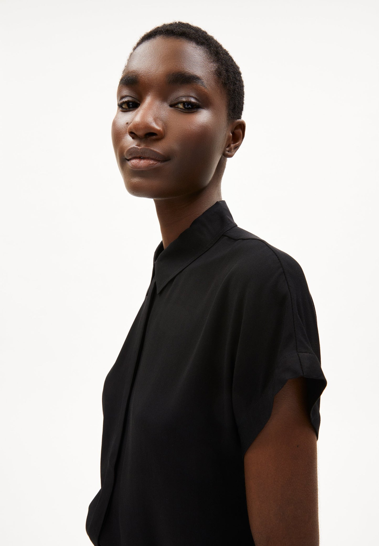 Larisaana (Black)