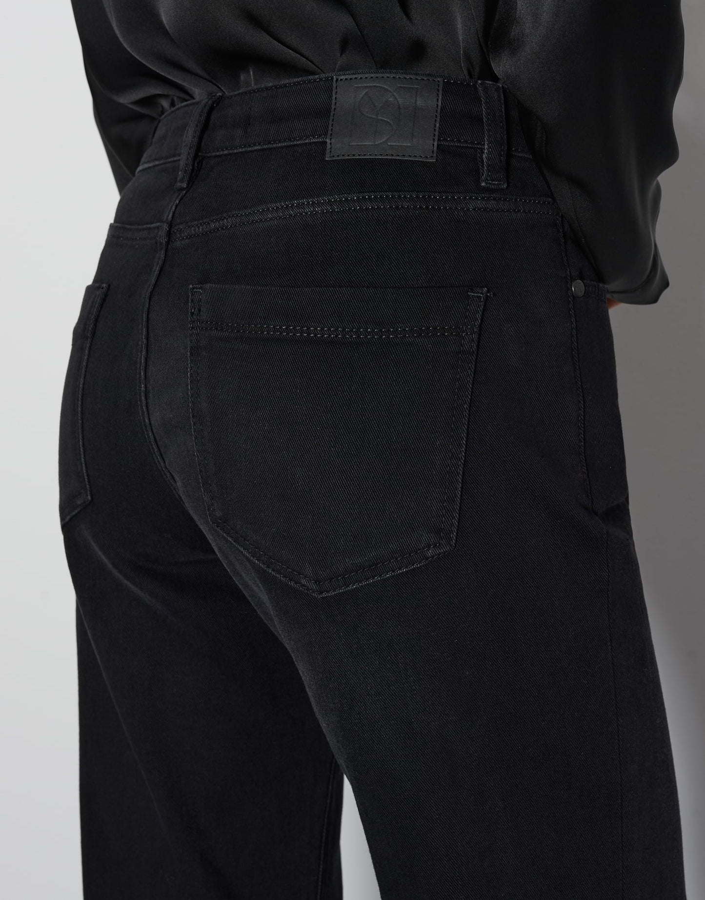 Carie line (Dusty Black)