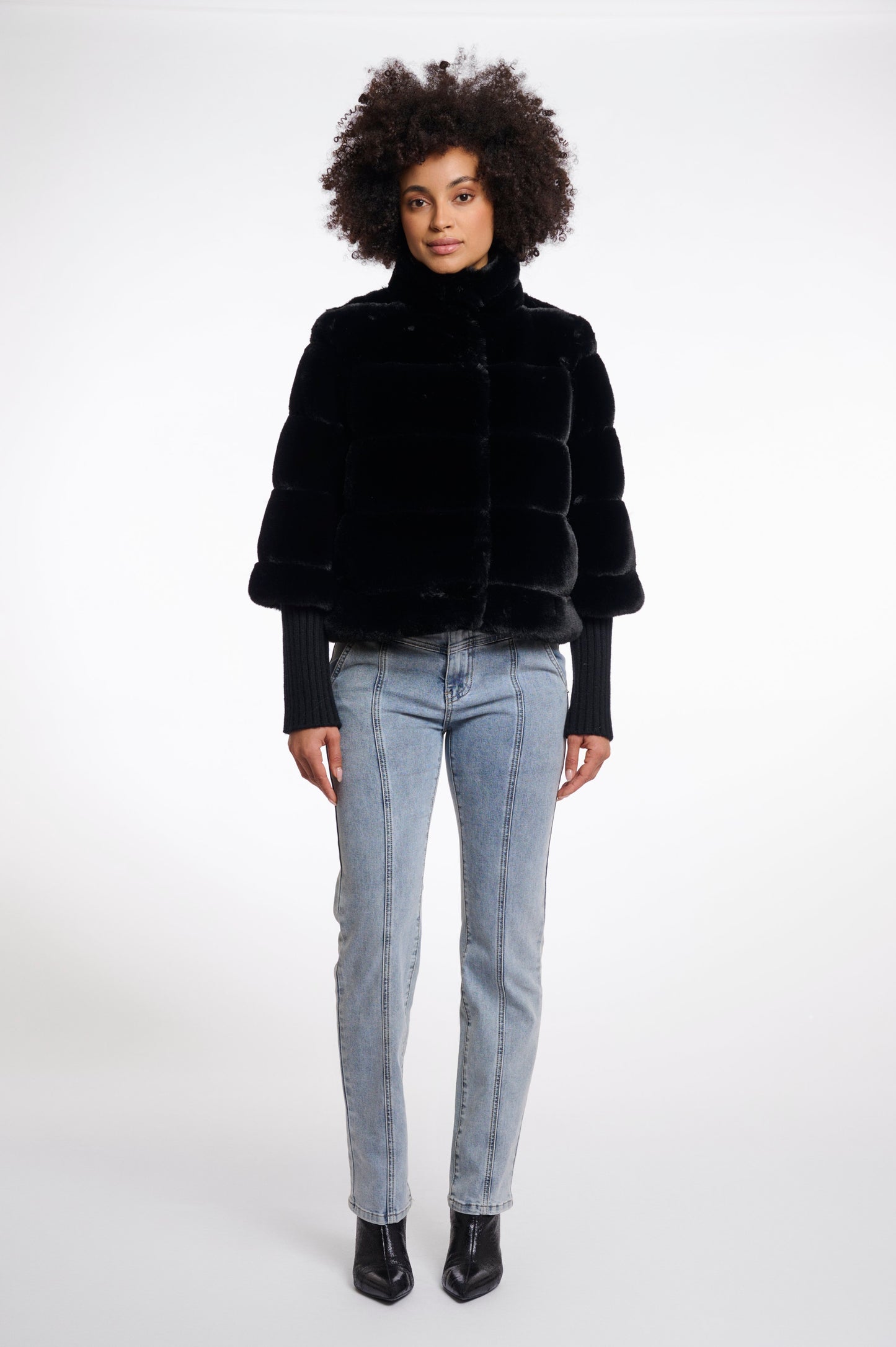 Feline.7002512 (Black)