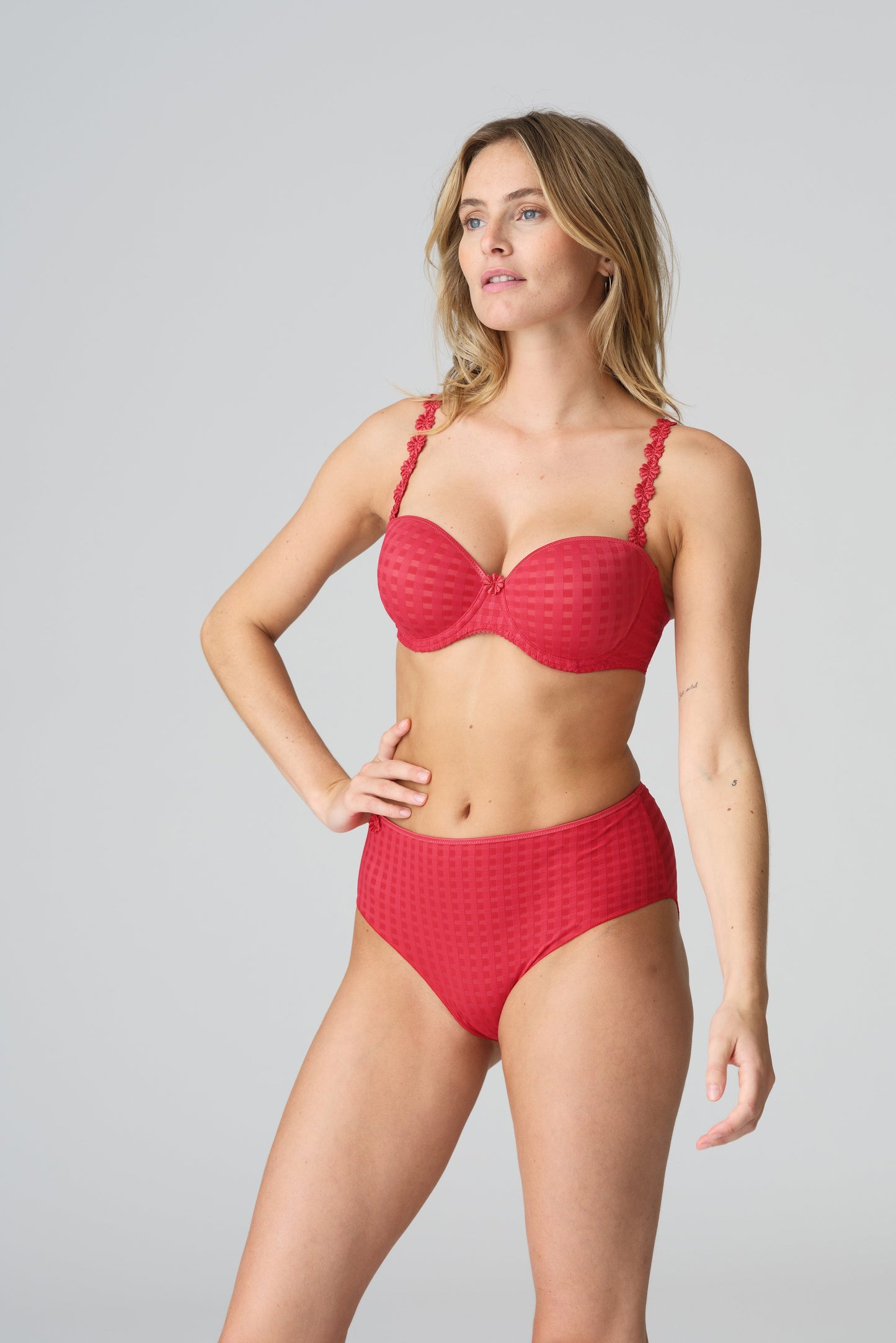 AVERO scarlet Hotpants (Sca)