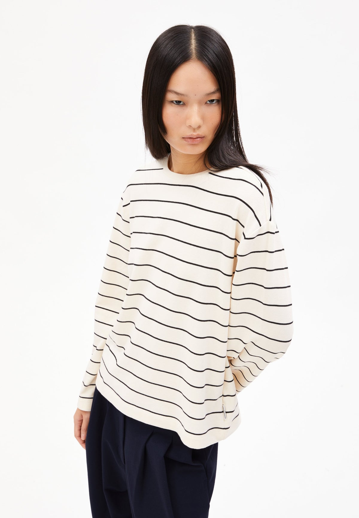 Marynaa Fine Stripe (Oatmilk-black)