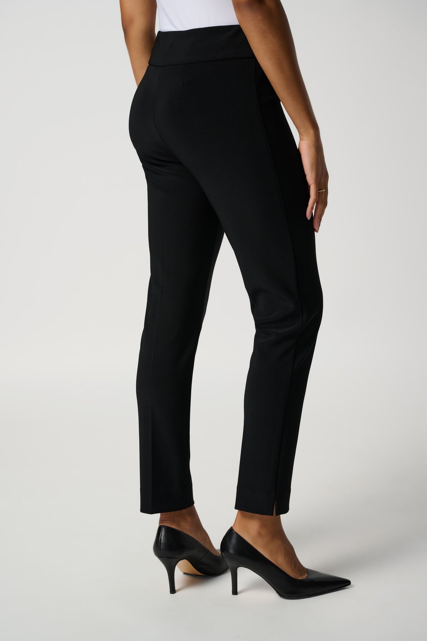 Schmal geschnittene Jerseyhose mit Komfortbund (Schwarz)