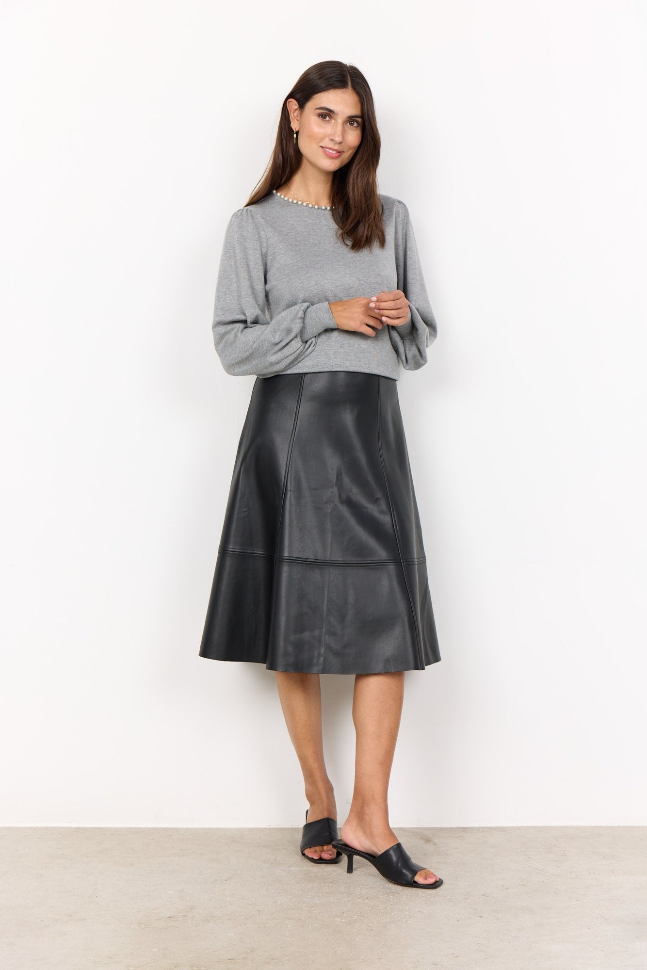 Sc-beckie 18 (Black)
