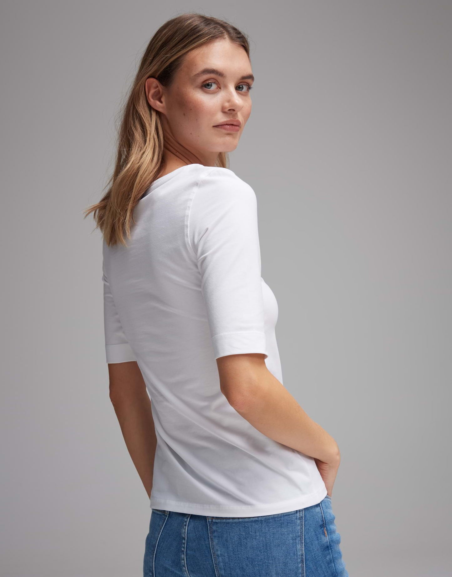 Sanika (White)