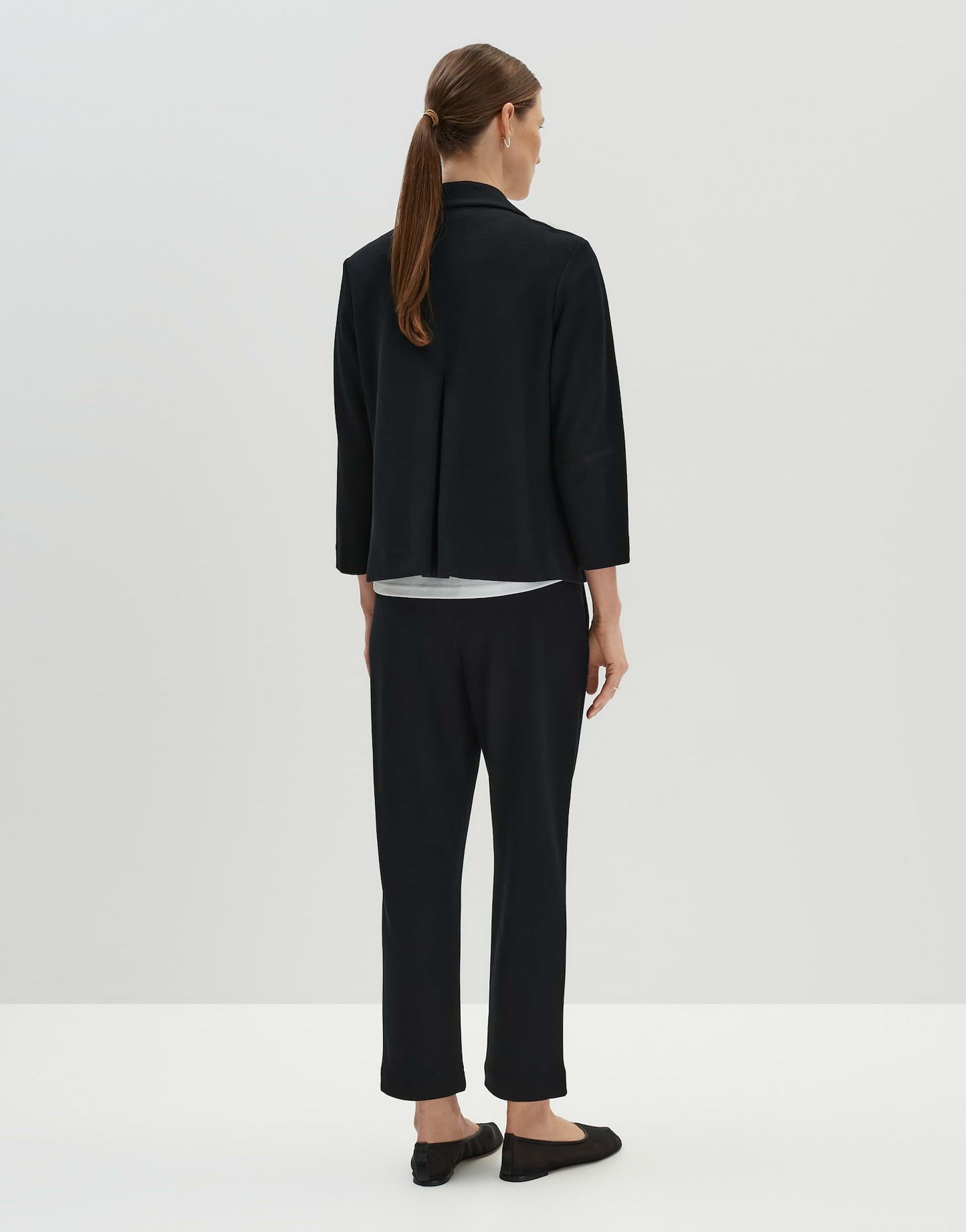 Nusalia (Black)
