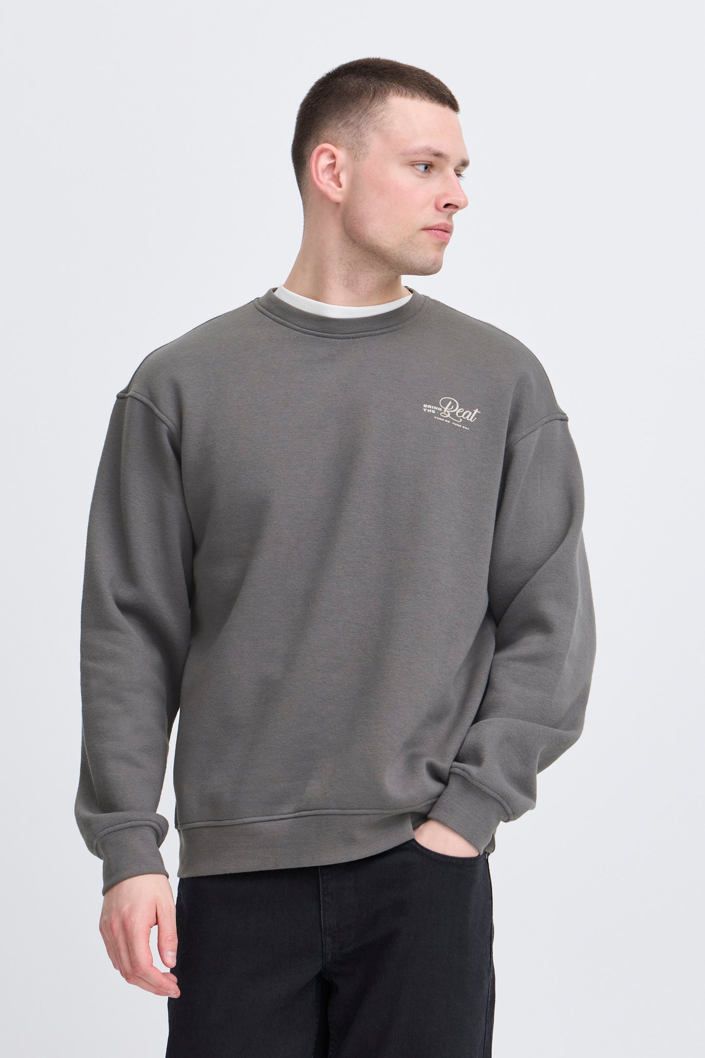 BHISMO sweatshirt (Iron Gate)