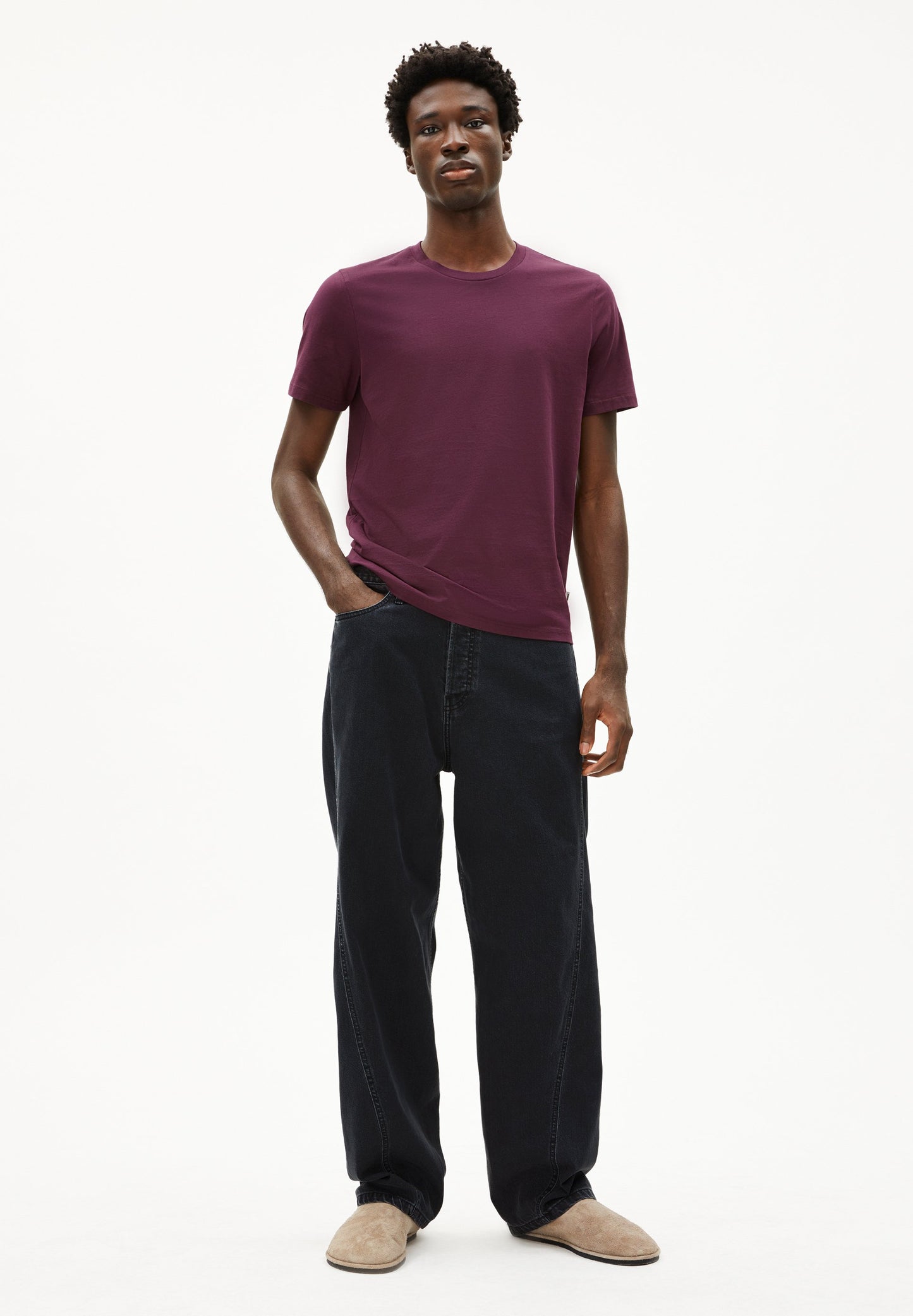 Jaames (Dark Cranberry)