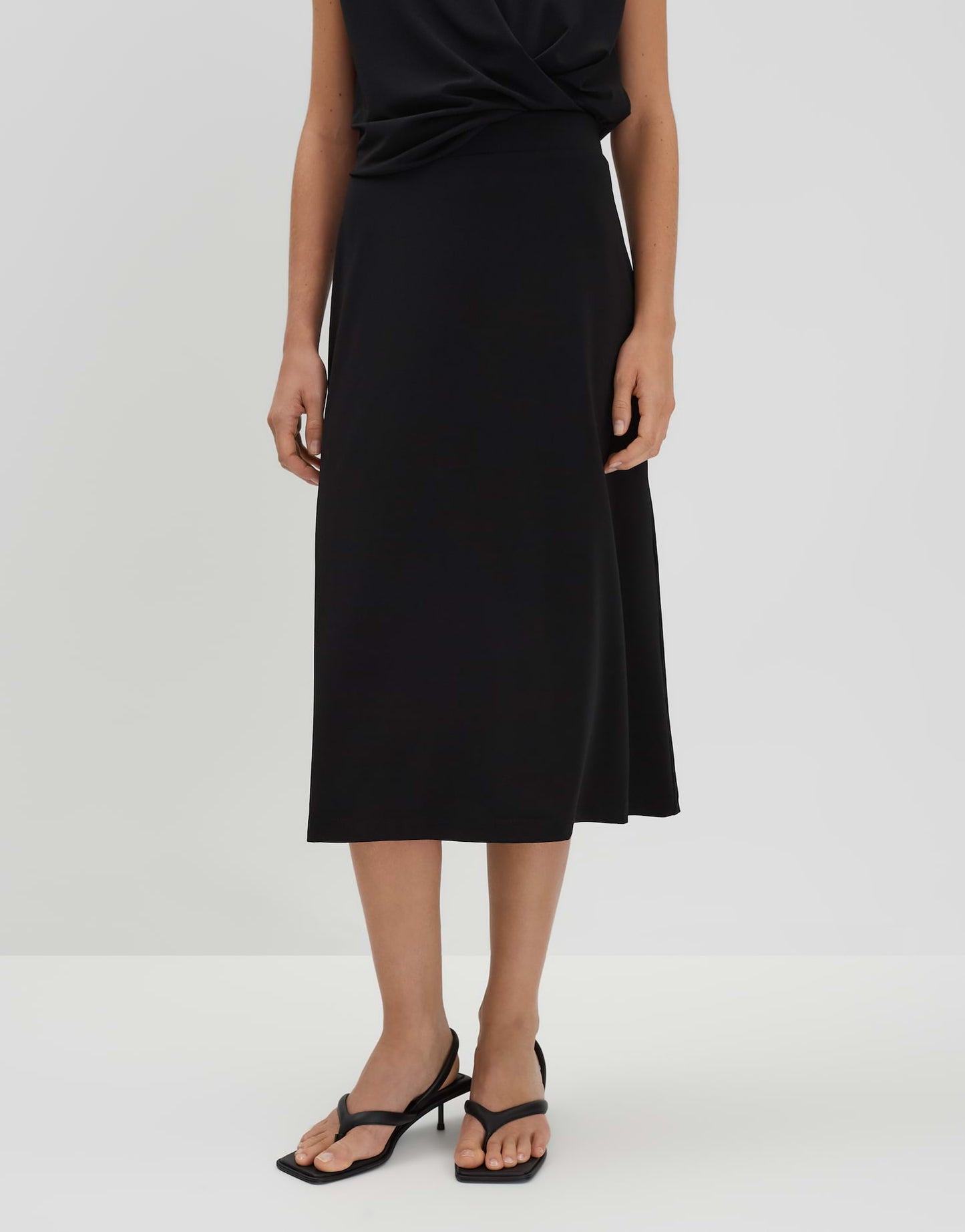 Ocela (Black)
