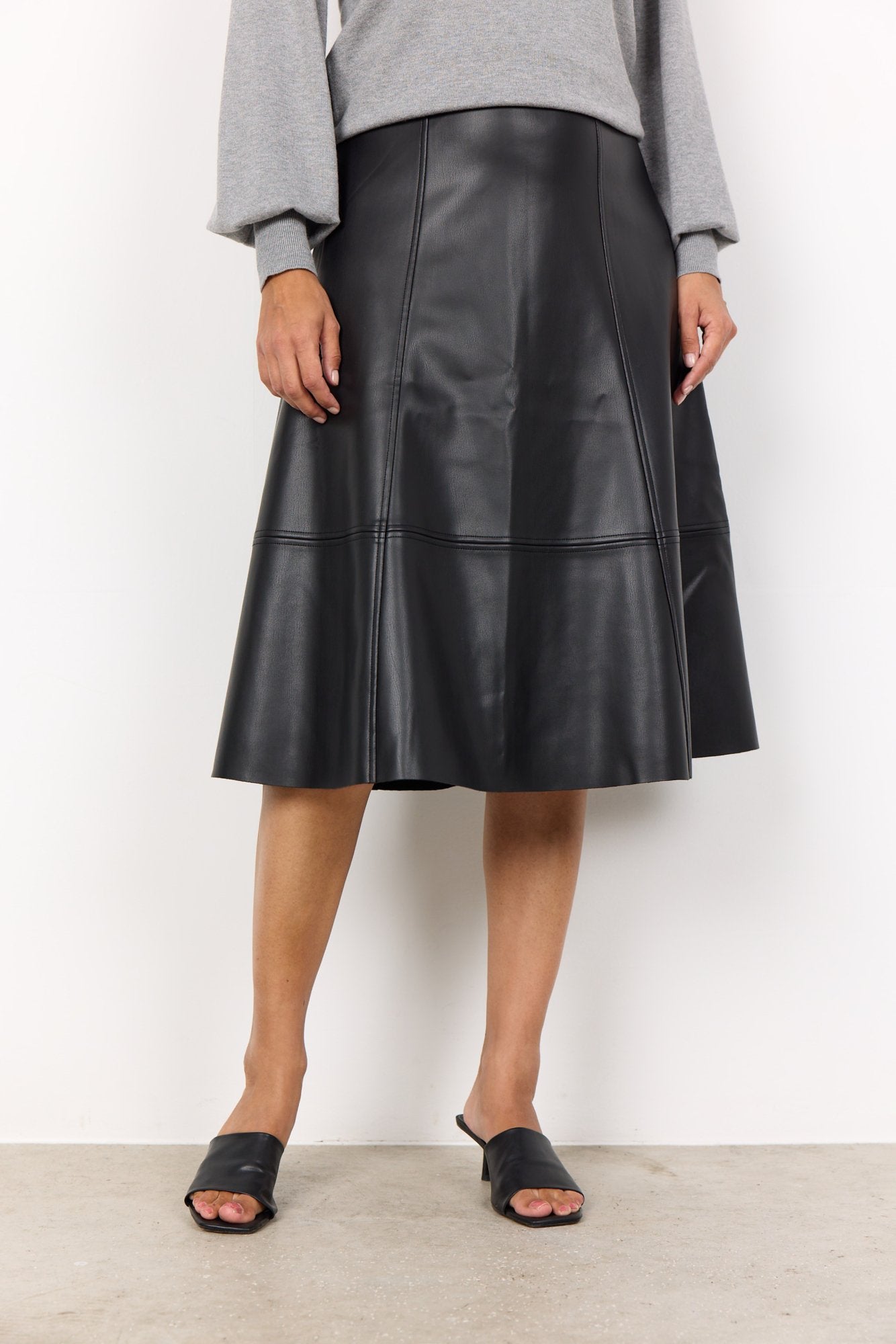 Sc-beckie 18 (Black)