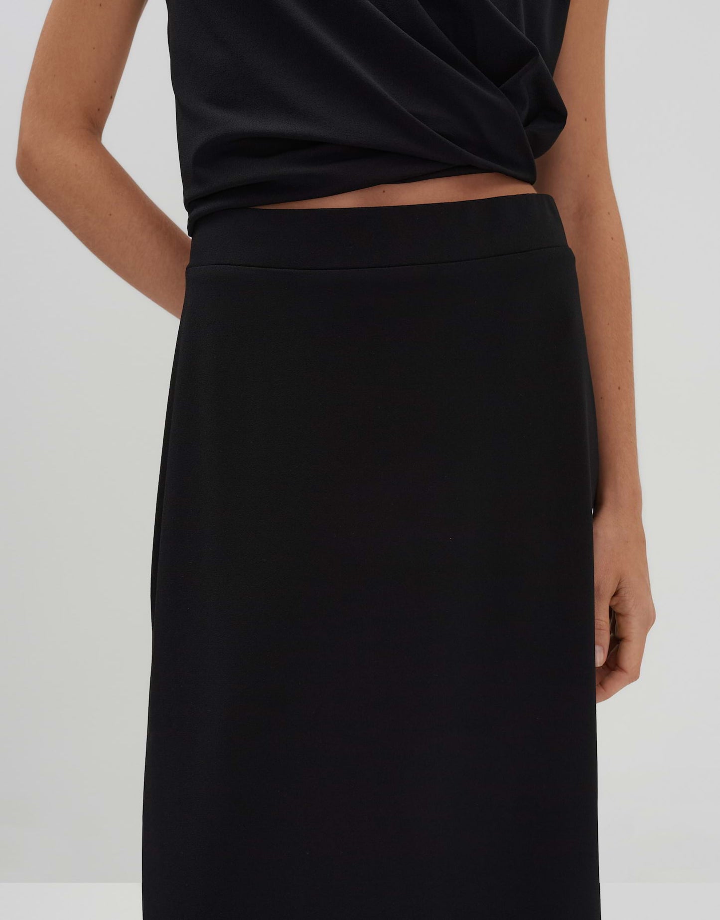 Ocela (Black)