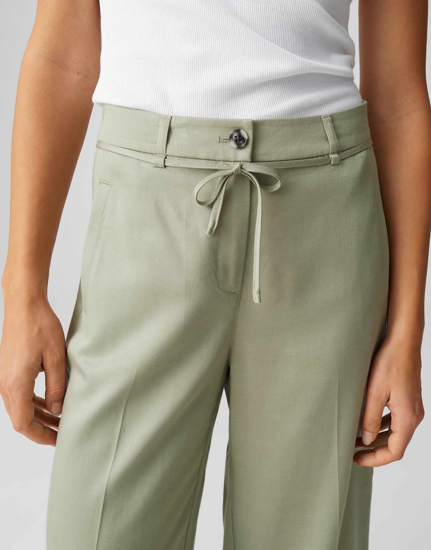 Meeri bloom (Pale Olive)