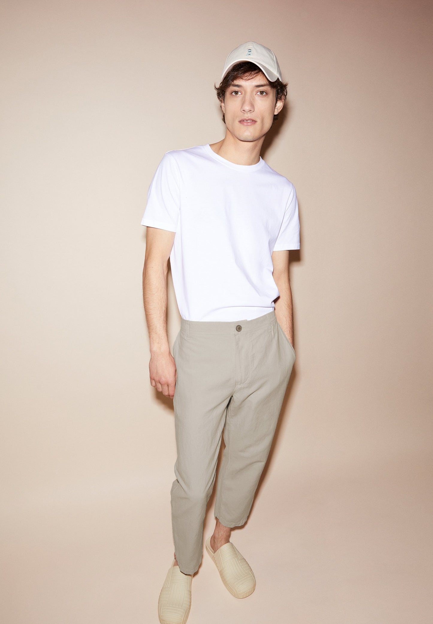 Jaames (White)