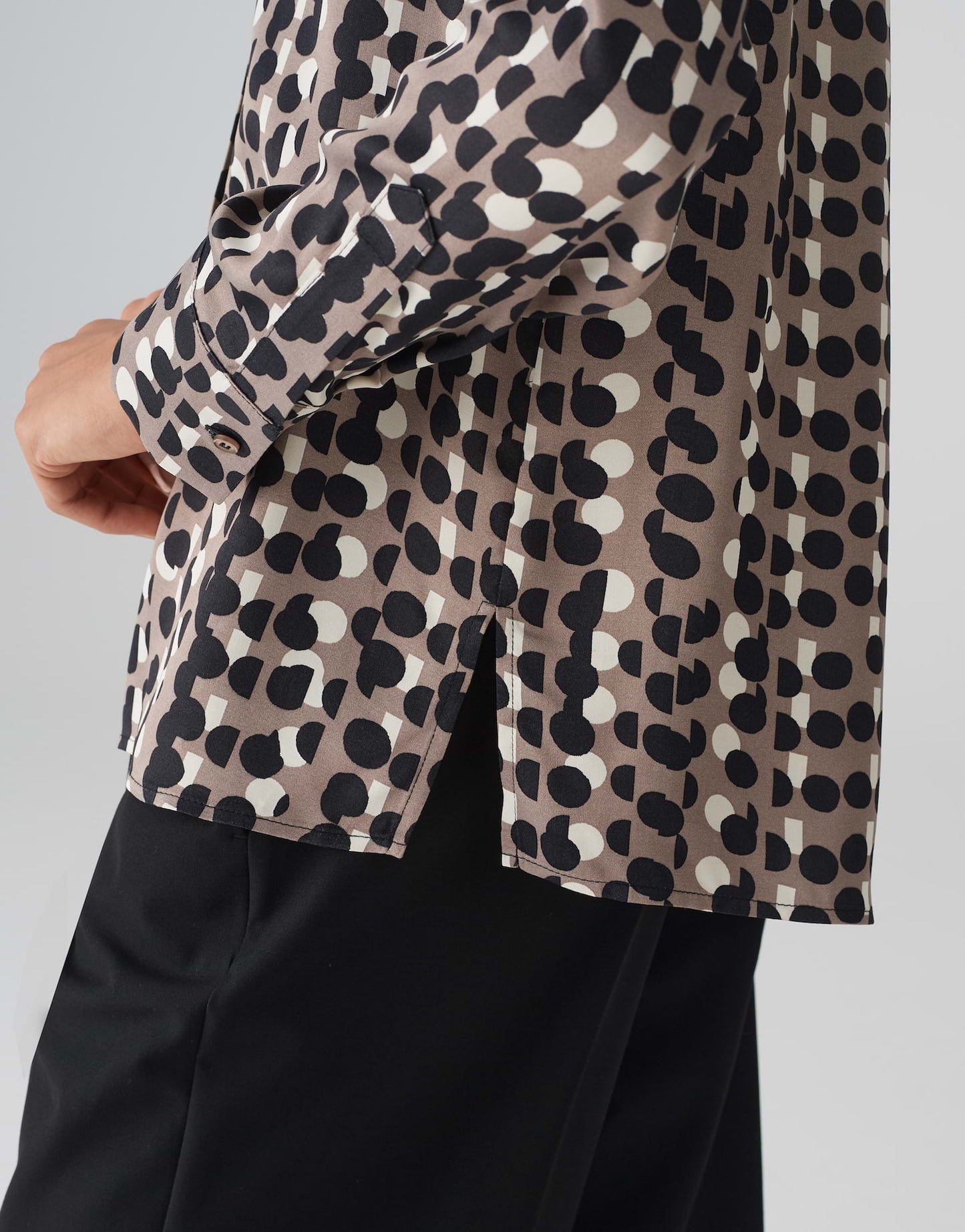 Fosmo (Warm Taupe)