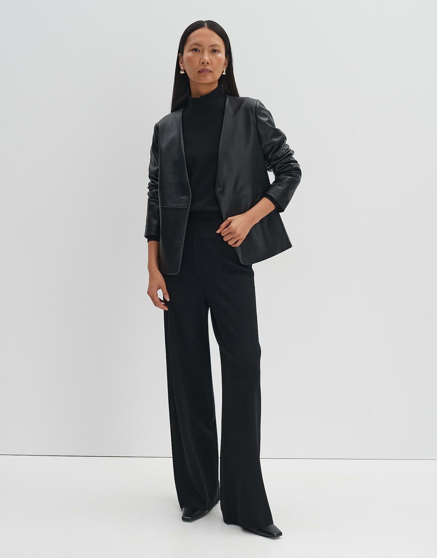 Noebe (Black)
