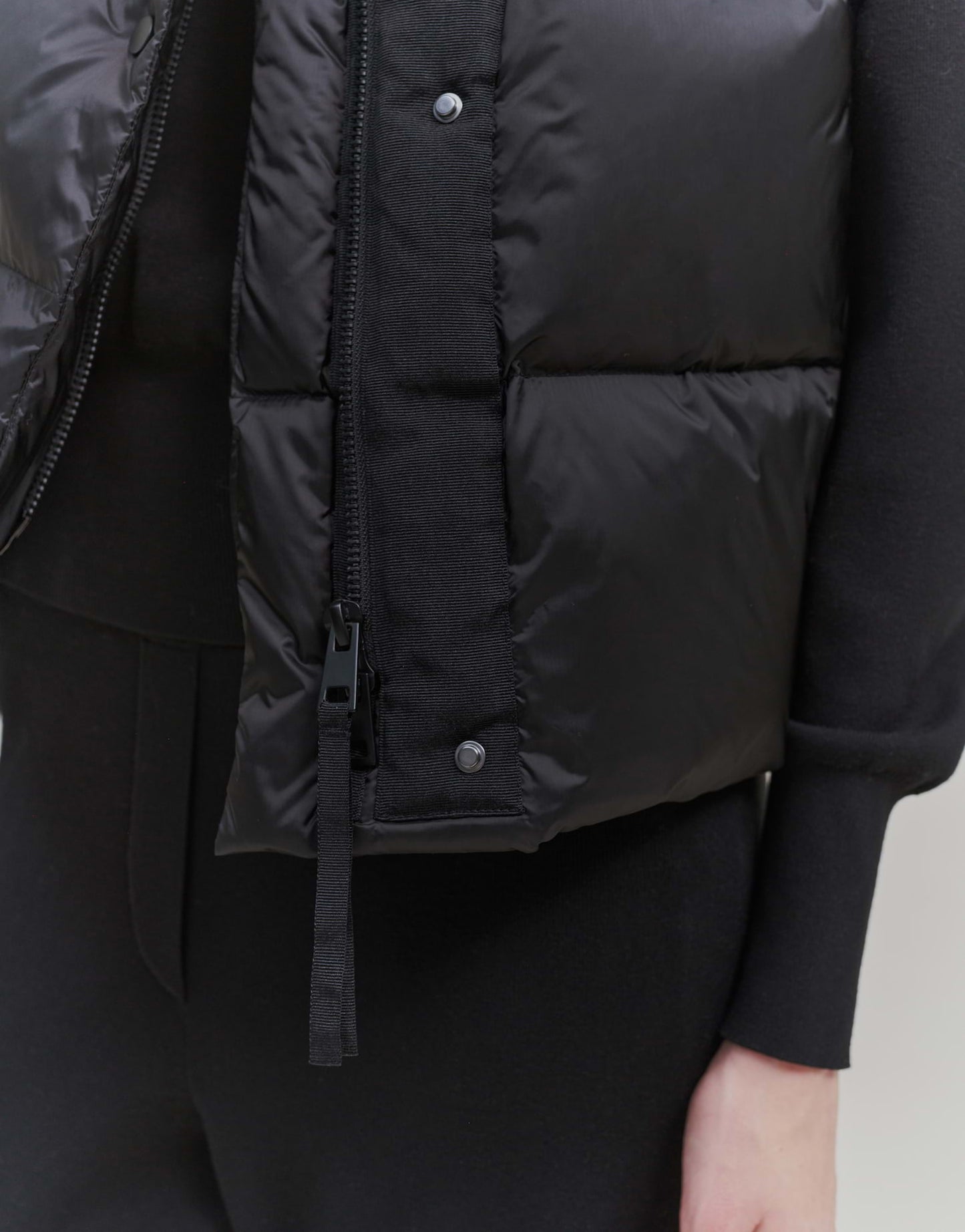 Vausti (Black)