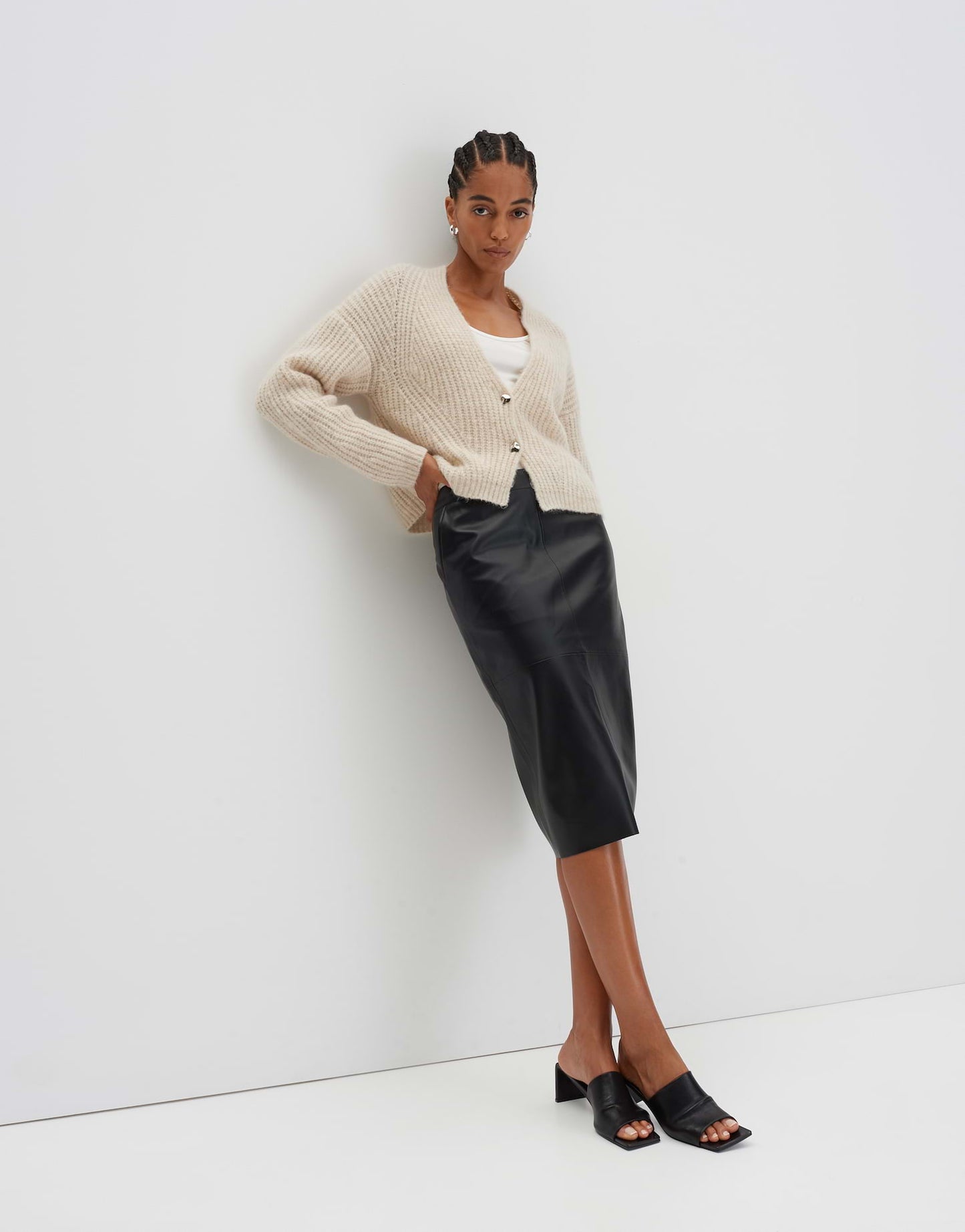 Ofiona (Black)