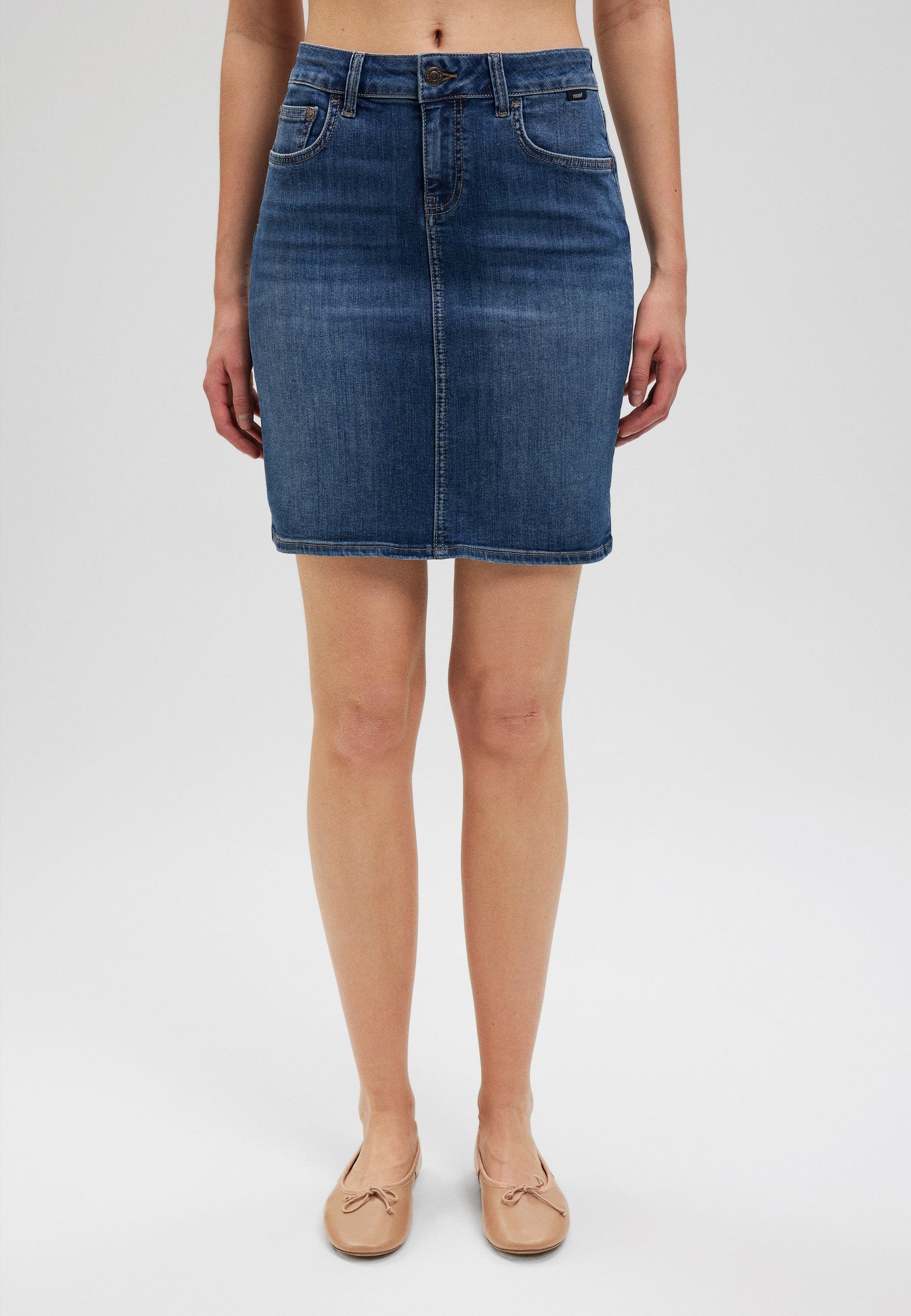 Renee (Dark Brushed S)