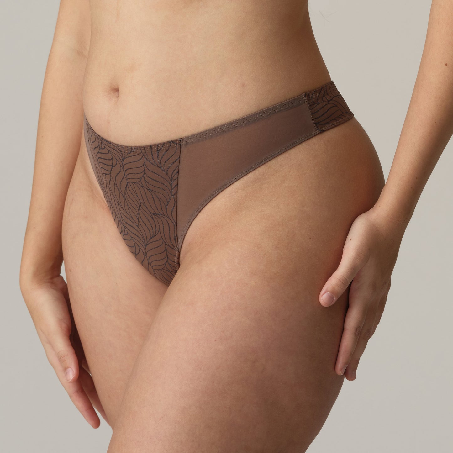 AJUSCO Caribe Taupe String (Cbt)