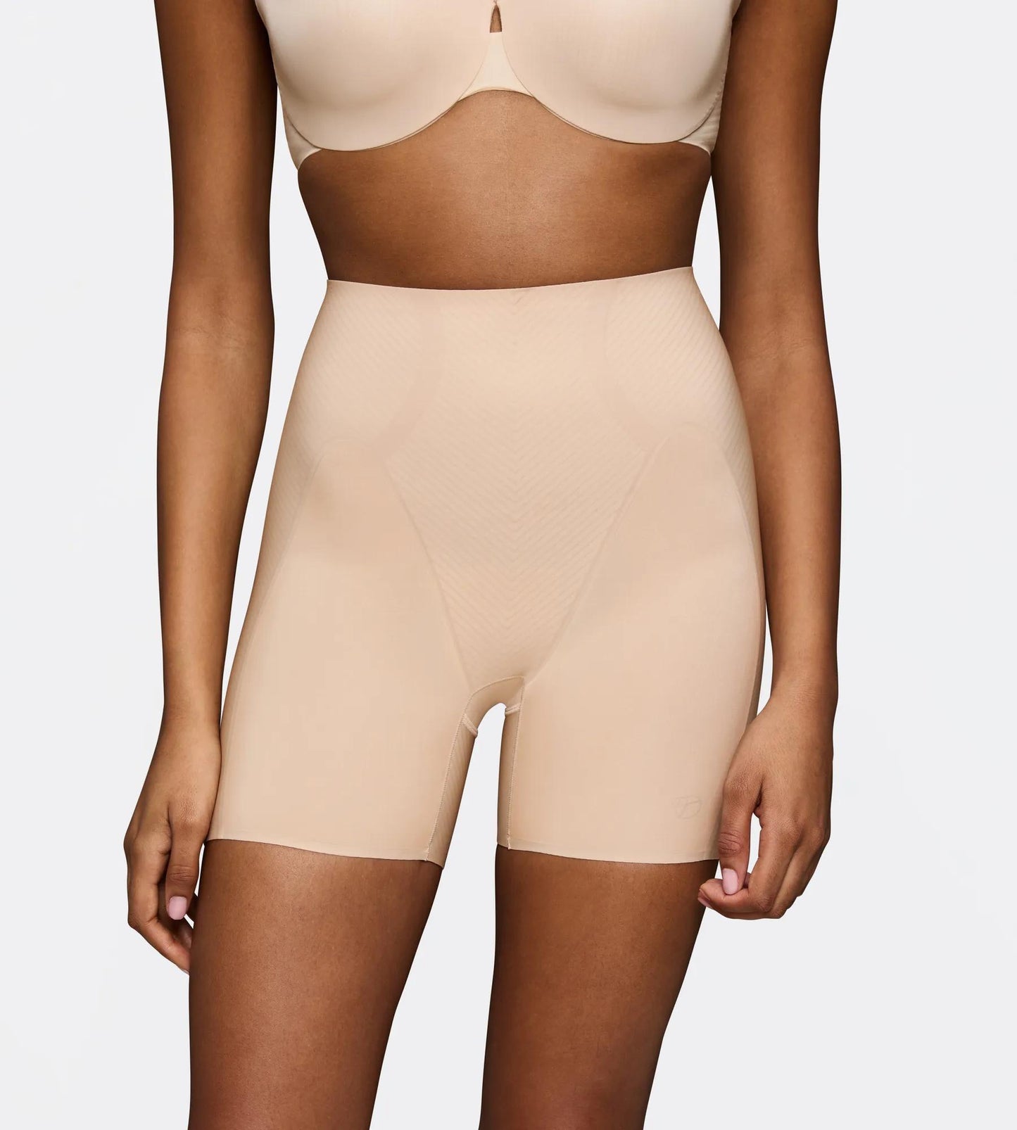 BMU Illusion Curve HW Short (00nz Nude Beige)