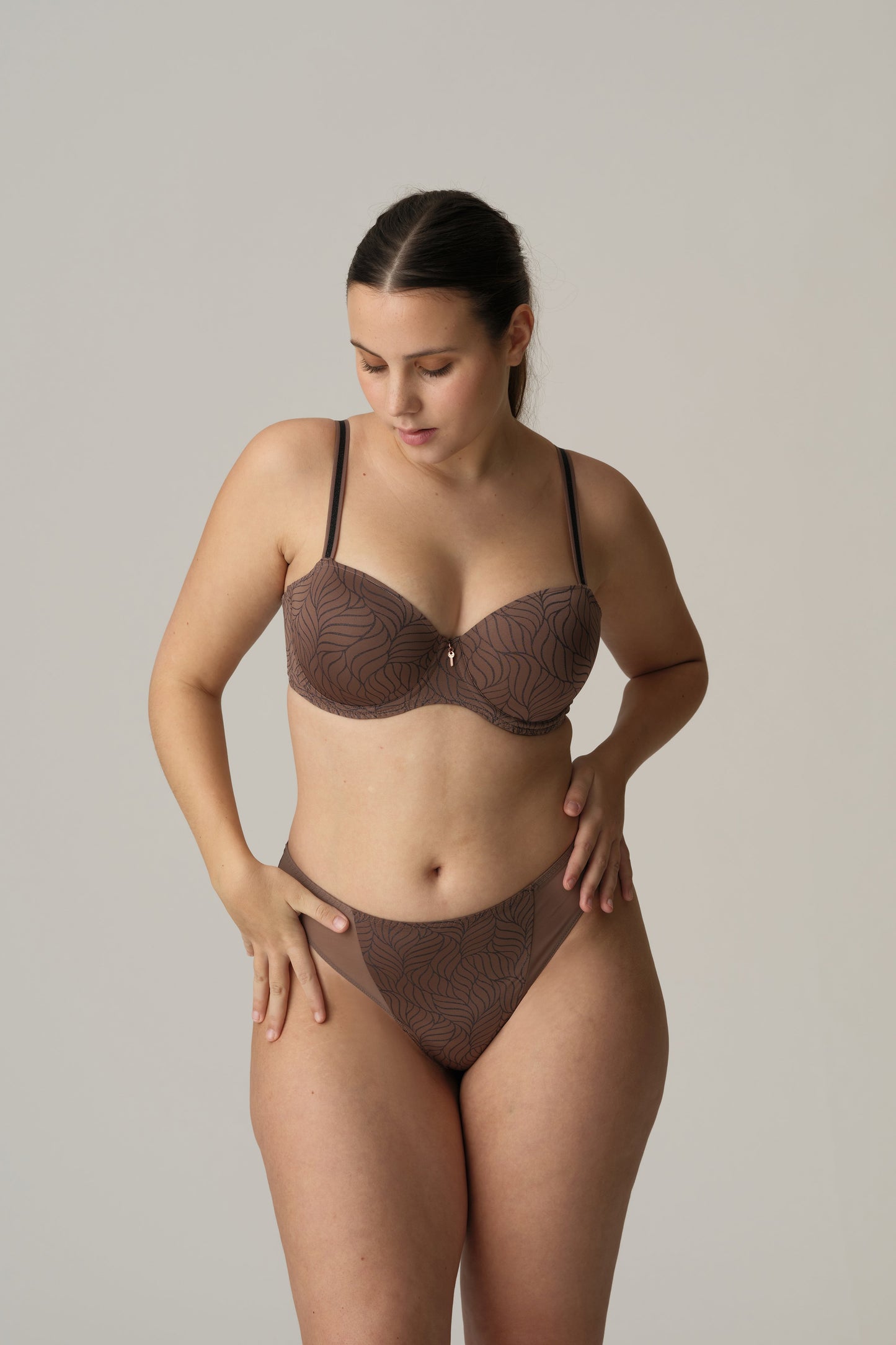 AJUSCO Caribe Taupe String (Cbt)