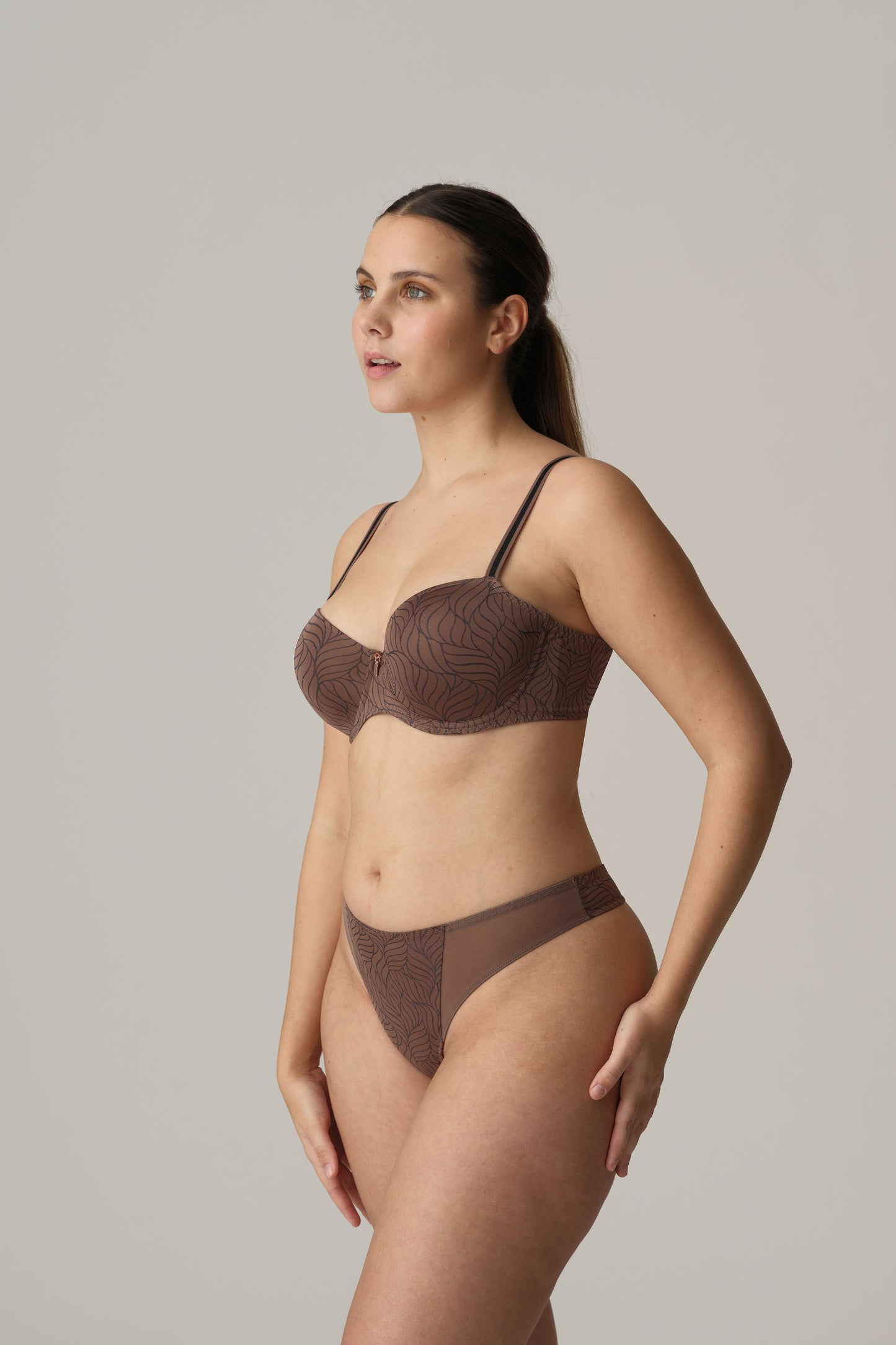 AJUSCO Caribe Taupe String (Cbt)