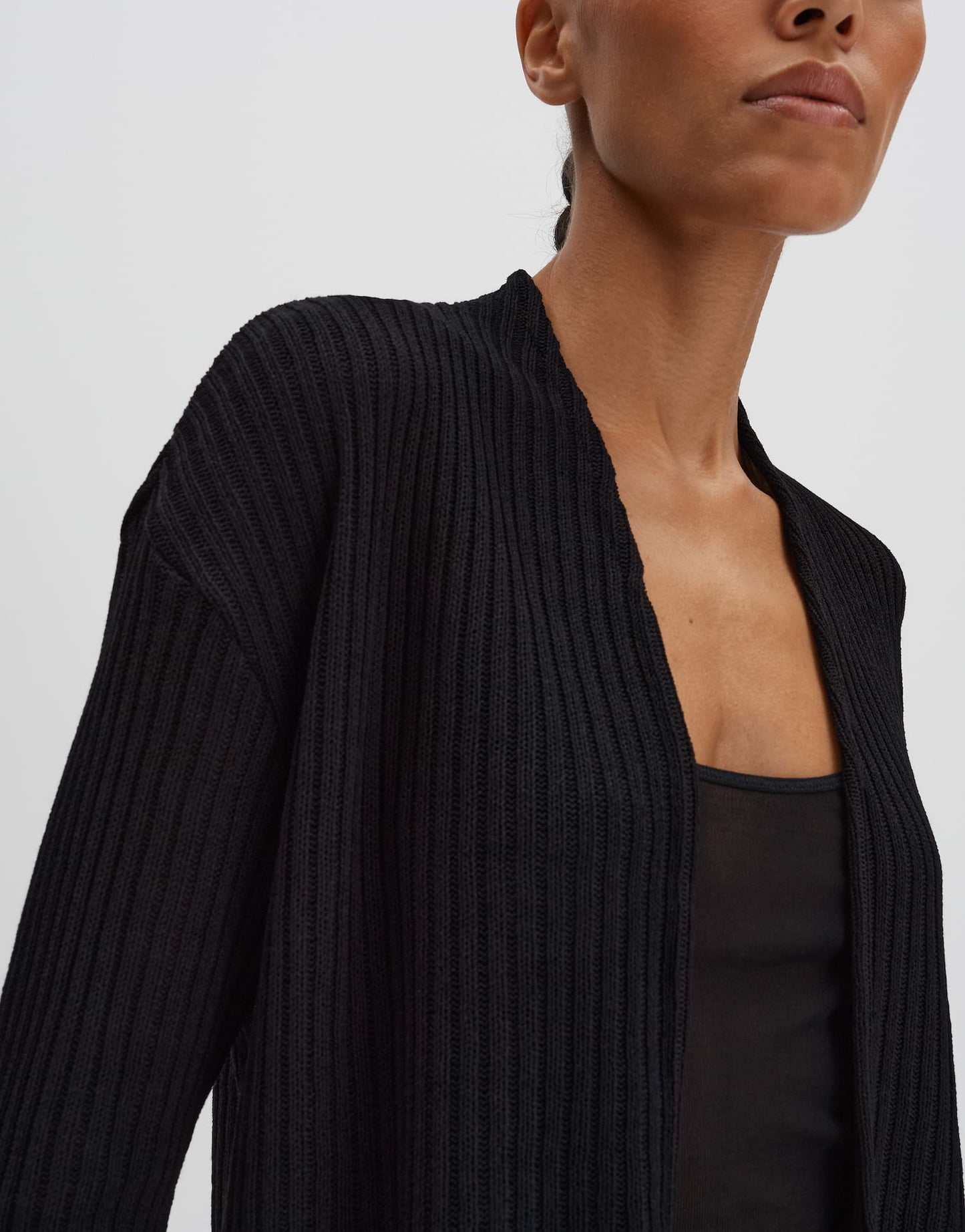 Ucora (Black)