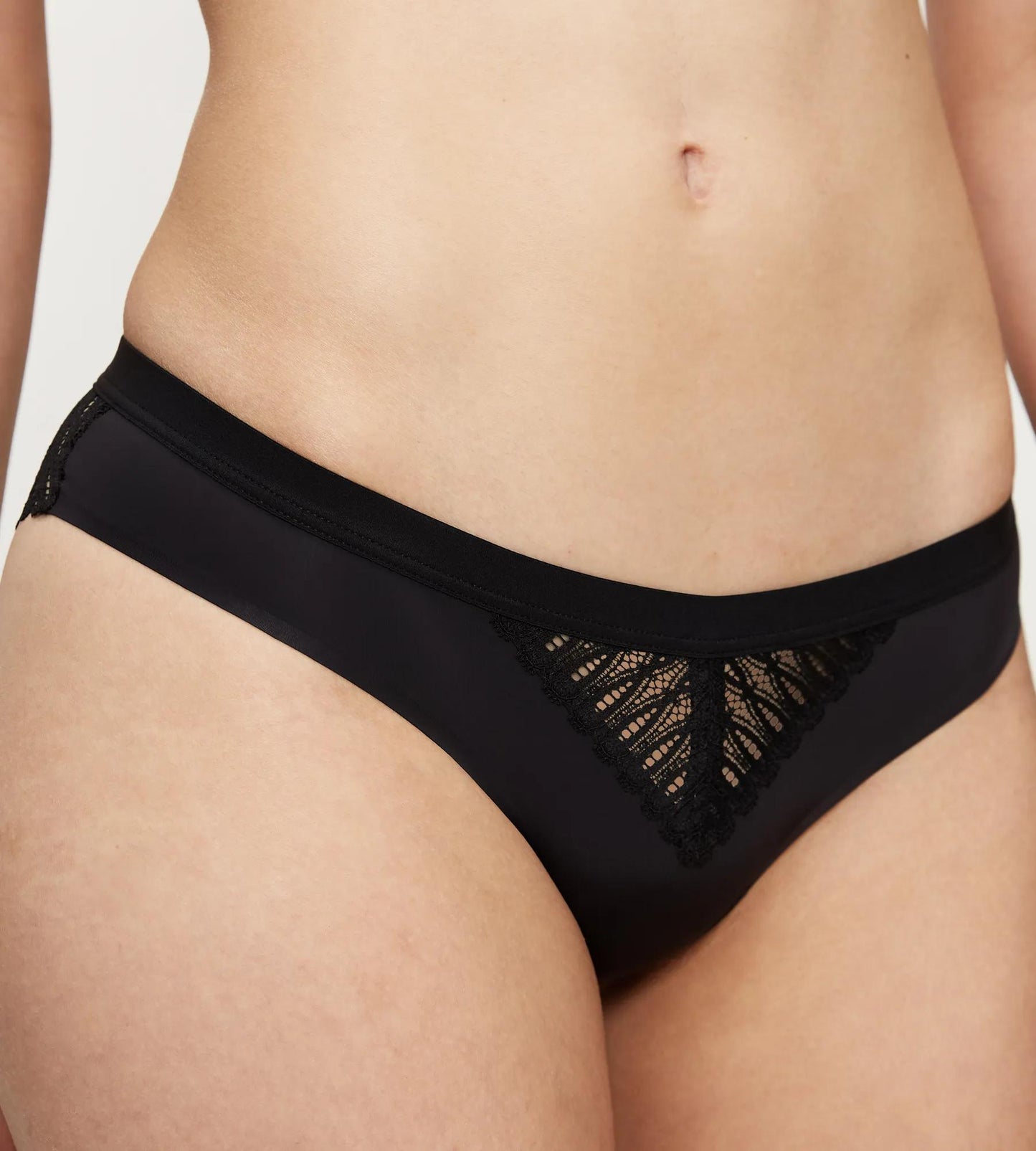 Aura Spotlight Brazilian (Black)